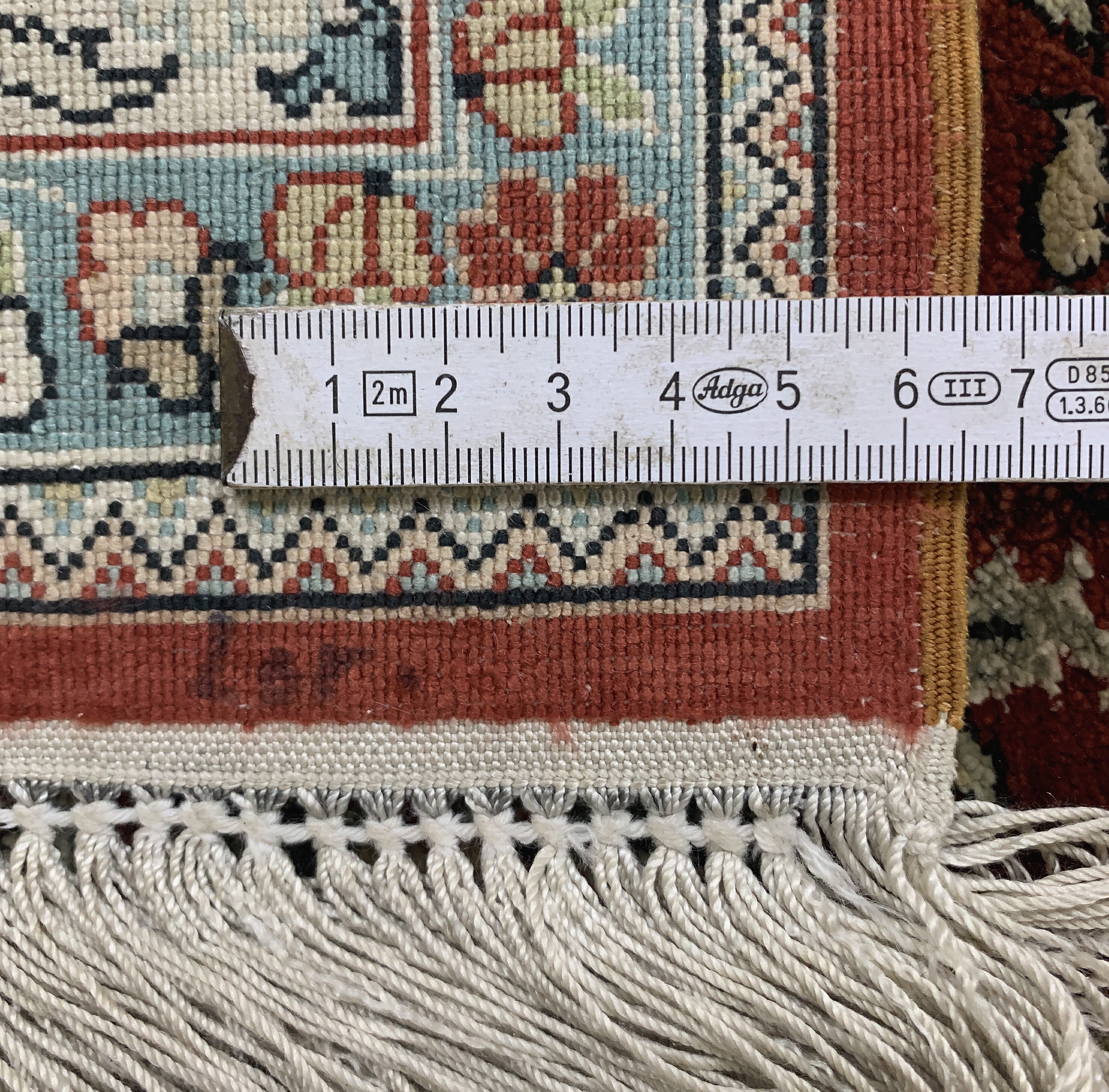 Detail e: Hereke Seide fein, China, Ende 20.Jhd, reine Naturseide, ca. 154 x 92 cm, ca. 1,0 Mio. Kn/qm, EHZ: 2