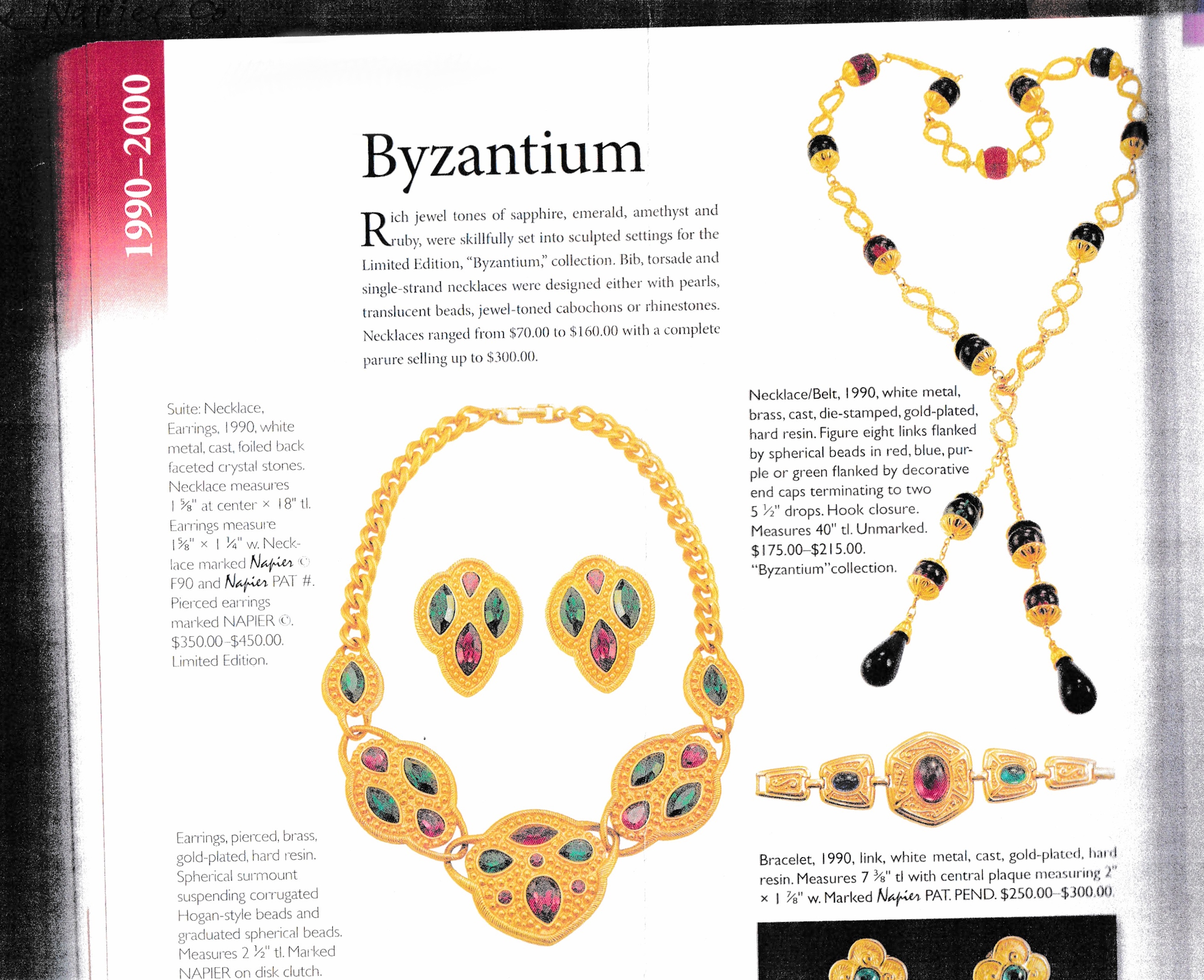 Detail a: Modeschmuckset NAPIER, 1990er Jahre, aus der Serie Byzantium, best. aus: Collier und Paar Ohrclips, Metall vergoldet, rote Glaskugeln, grüne ...