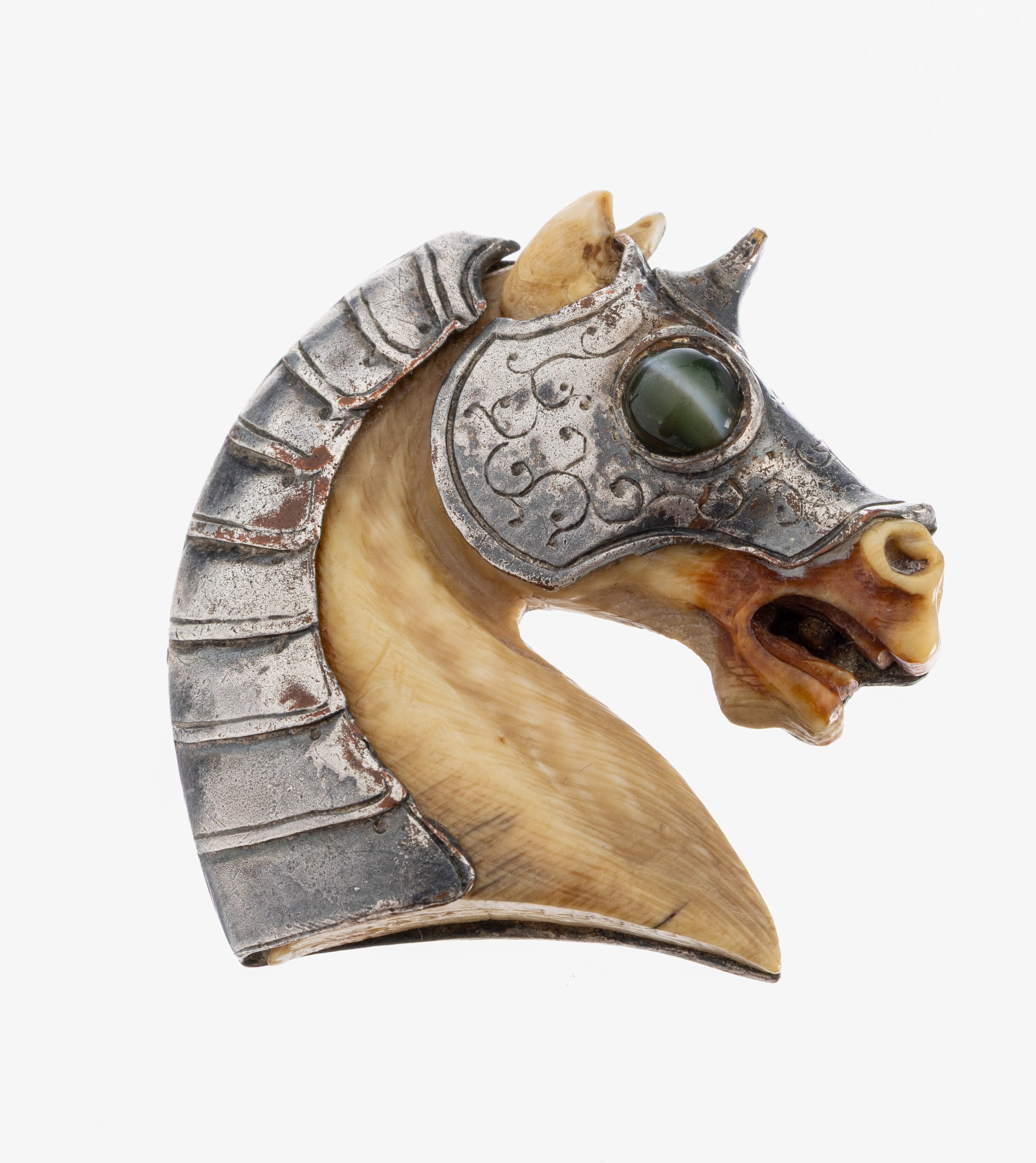 Image 27022548 - Brosche ´Pferdekopf´, 1940er-50er Jahre, Silber gepr., Darstellung eines gepanzerten ...