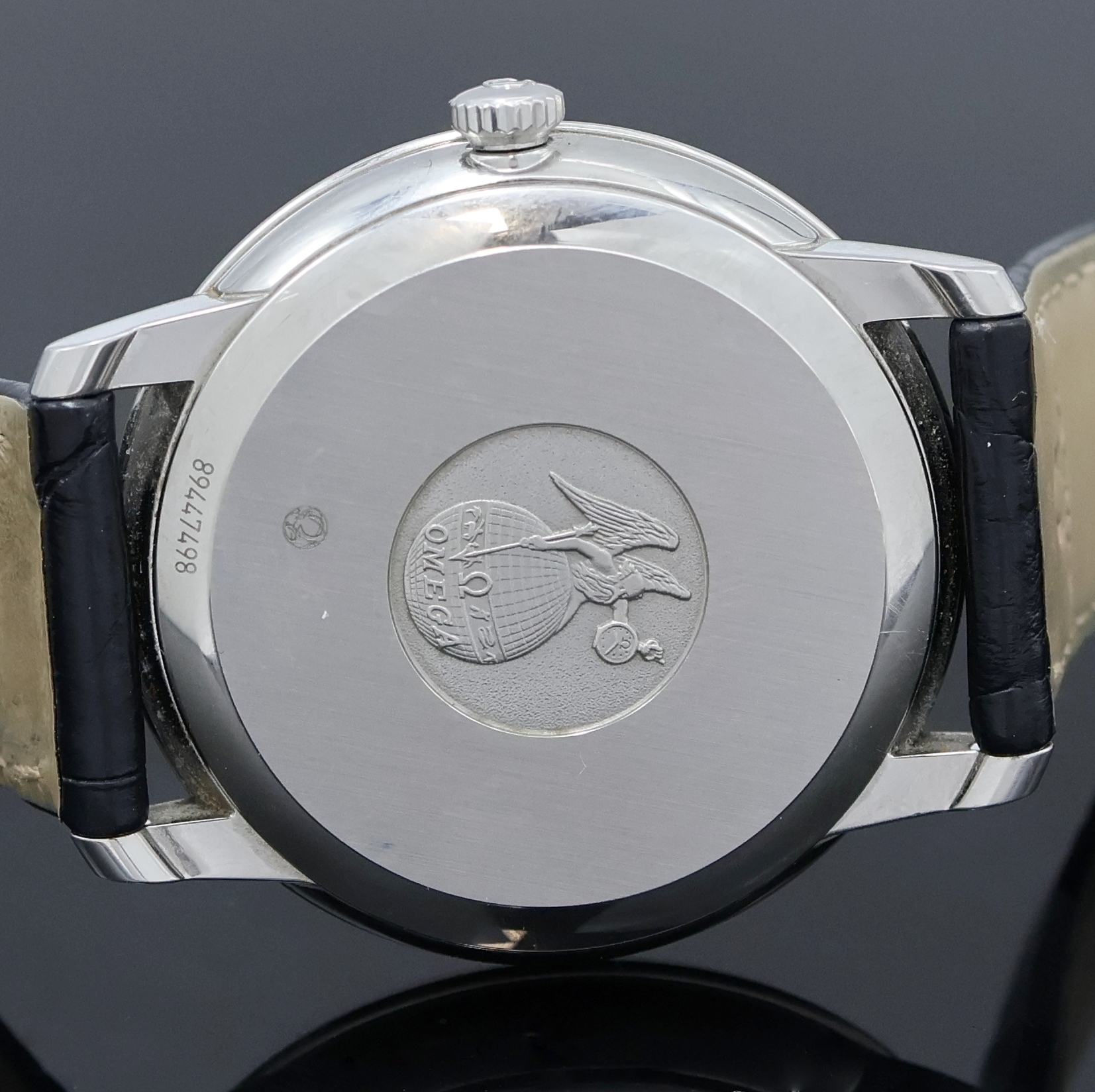 Detail e: OMEGA De Ville Herrenarmbanduhr, Schweiz verk. lt. Pap. 03/2018, Automatik, Edelstahlgeh., Boden aufgedr., orig. Lederband m. Dornschl., Saphirgl. ...