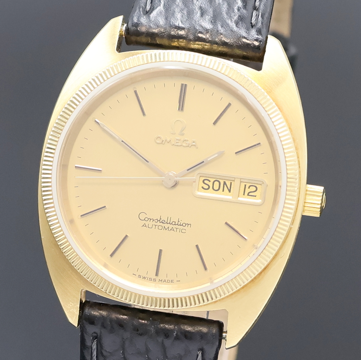 Detail a: OMEGA Constellation Armbanduhr in GG 750/000 Referenz 168.0057, Schweiz um 1972, Automatik, Boden verschr., champagnerfarb. Zifferbl. m. aufges. ...