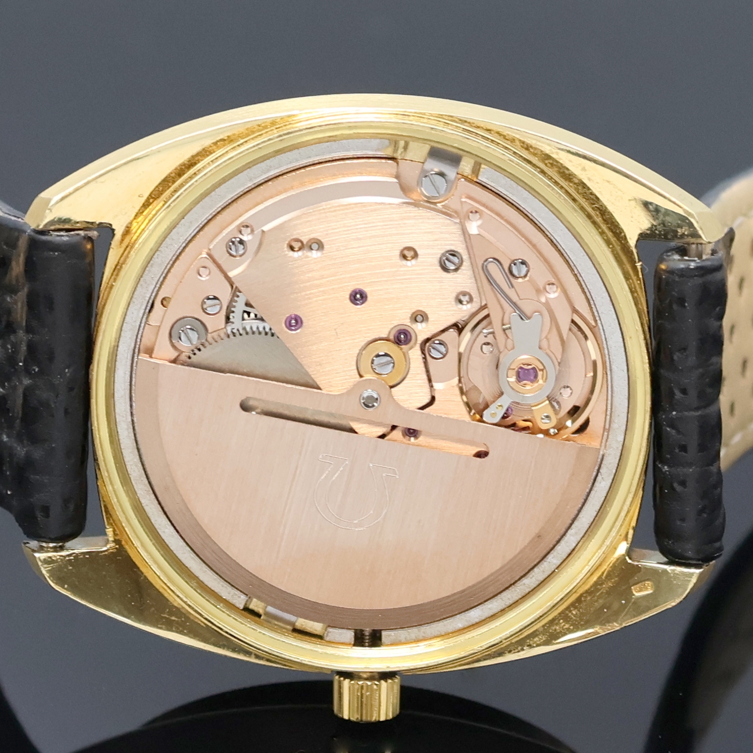 Detail e: OMEGA Constellation Armbanduhr in GG 750/000 Referenz 168.0057, Schweiz um 1972, Automatik, Boden verschr., champagnerfarb. Zifferbl. m. aufges. ...