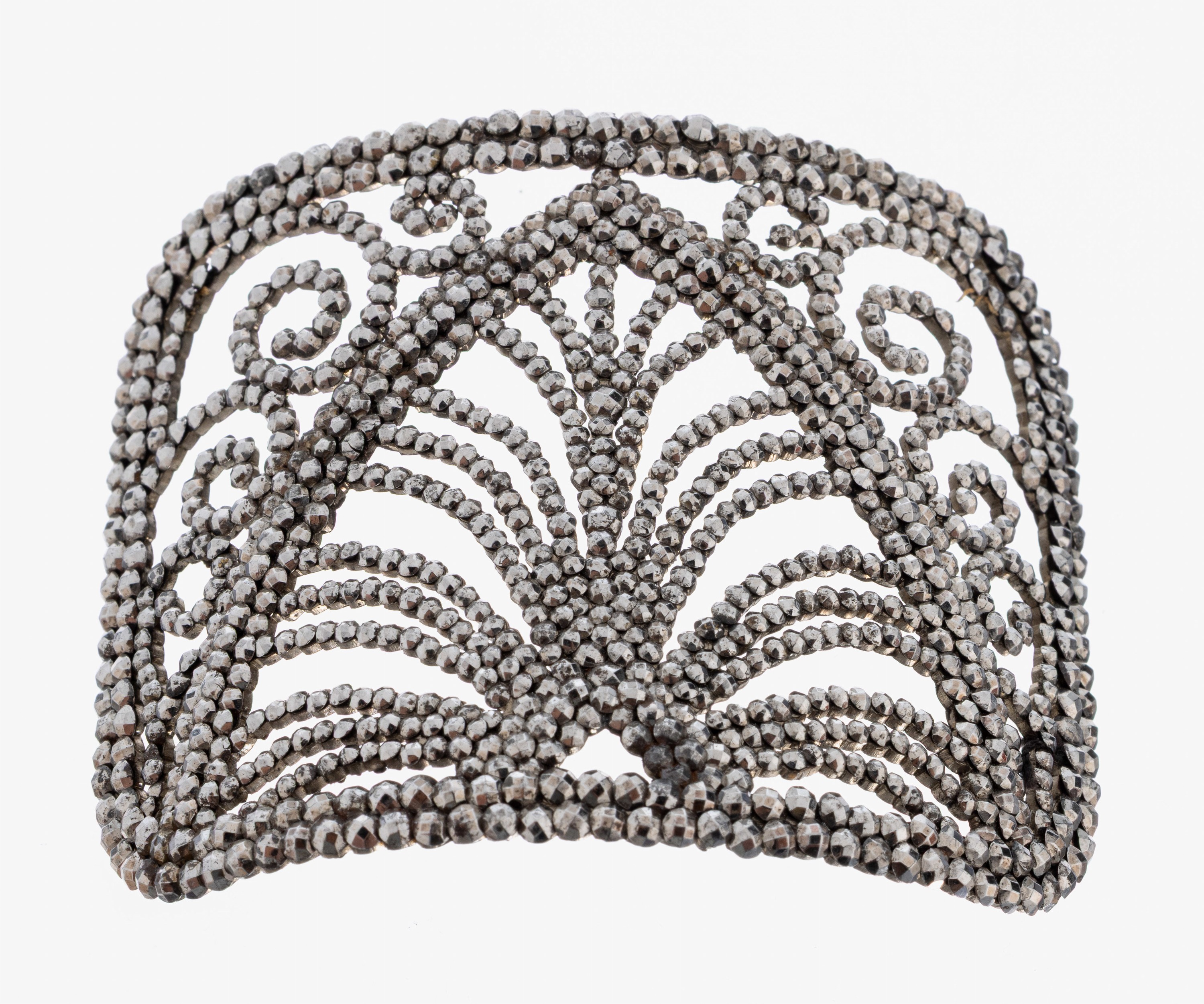 Image 27022593 - Kleiderapplique, 1920er Jahre, Metall versilbert, durchbrochen, reicher Markasitbesatz, ...