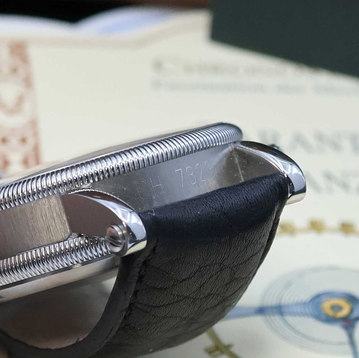 Detail e: CHRONOSWISS Herrenchronograph mit Rattrapante Referenz CH7323, Schweiz um 1993, Automatik, Edelstahlgeh. inkl. neutr. Lederband m. Dornschl., beids. ...