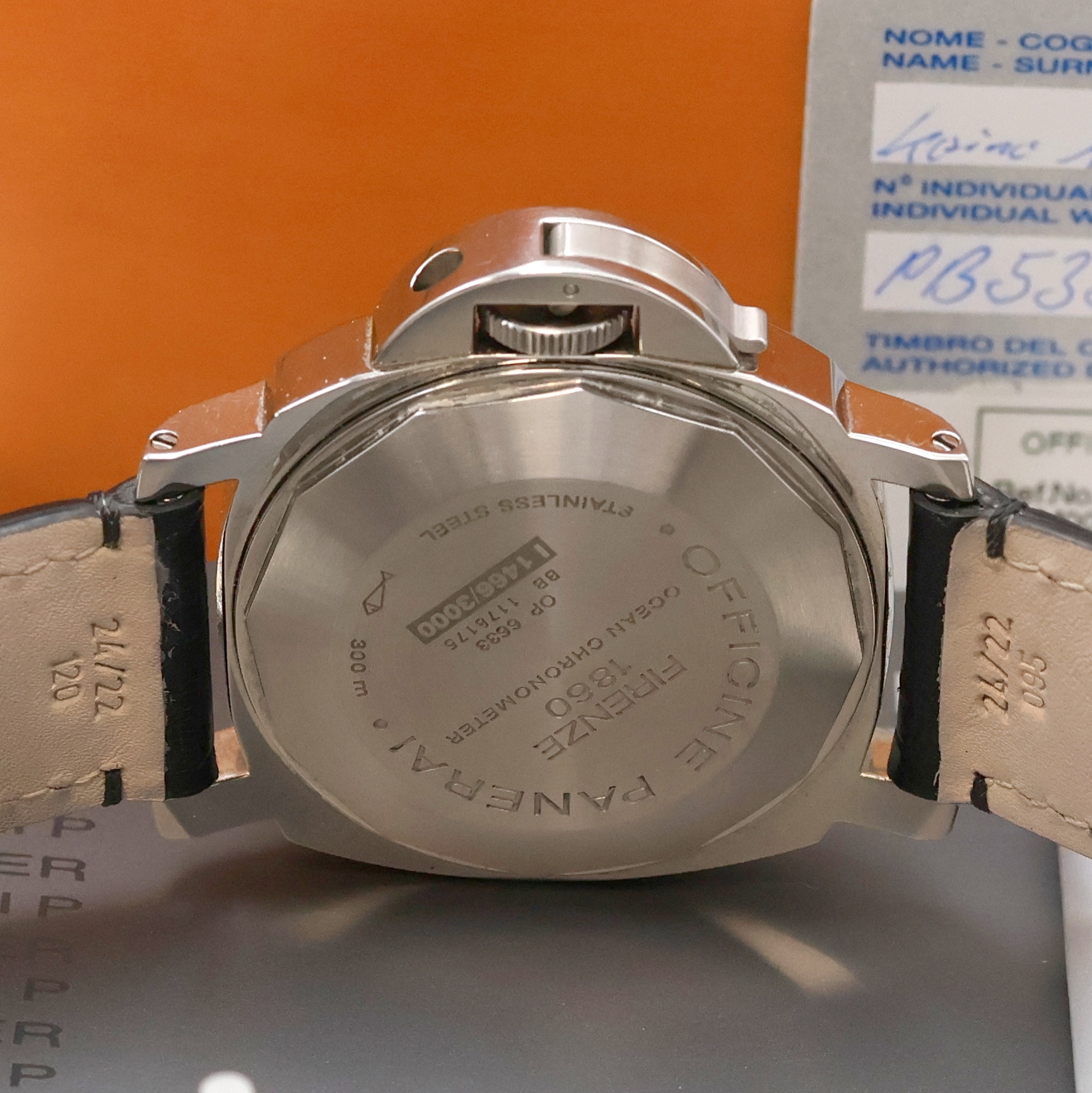 Detail d: PANERAI Luminor GMT Herrenarmbanduhr Referenz PAM00088, Schweiz um 2007, Automatik, Edelstahlgeh. inkl. neutr. Lederband m. orig. dopp. Faltschl., ...
