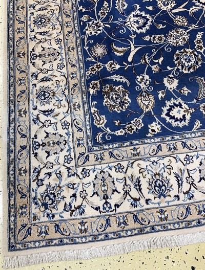 27022526c - Nain fein(9 La), Persien, Ende 20.Jhd, Korkwolle mit Seide, ca. 300 x 200 cm, ca. ...