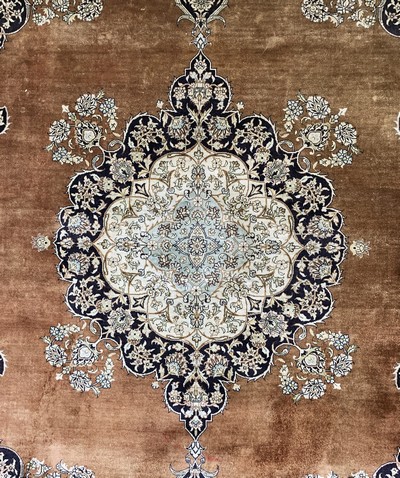 27022529d - Hereke Seide fein, China, Ende 20.Jhd, reine Naturseide, ca. 186 x 124 cm, ca. 1,0 Mio. ...