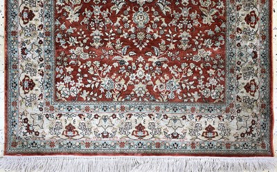 27022530b - Hereke Seide fein, China, Ende 20.Jhd, reine Naturseide, ca. 154 x 92 cm, ca. 1,0 Mio. ...