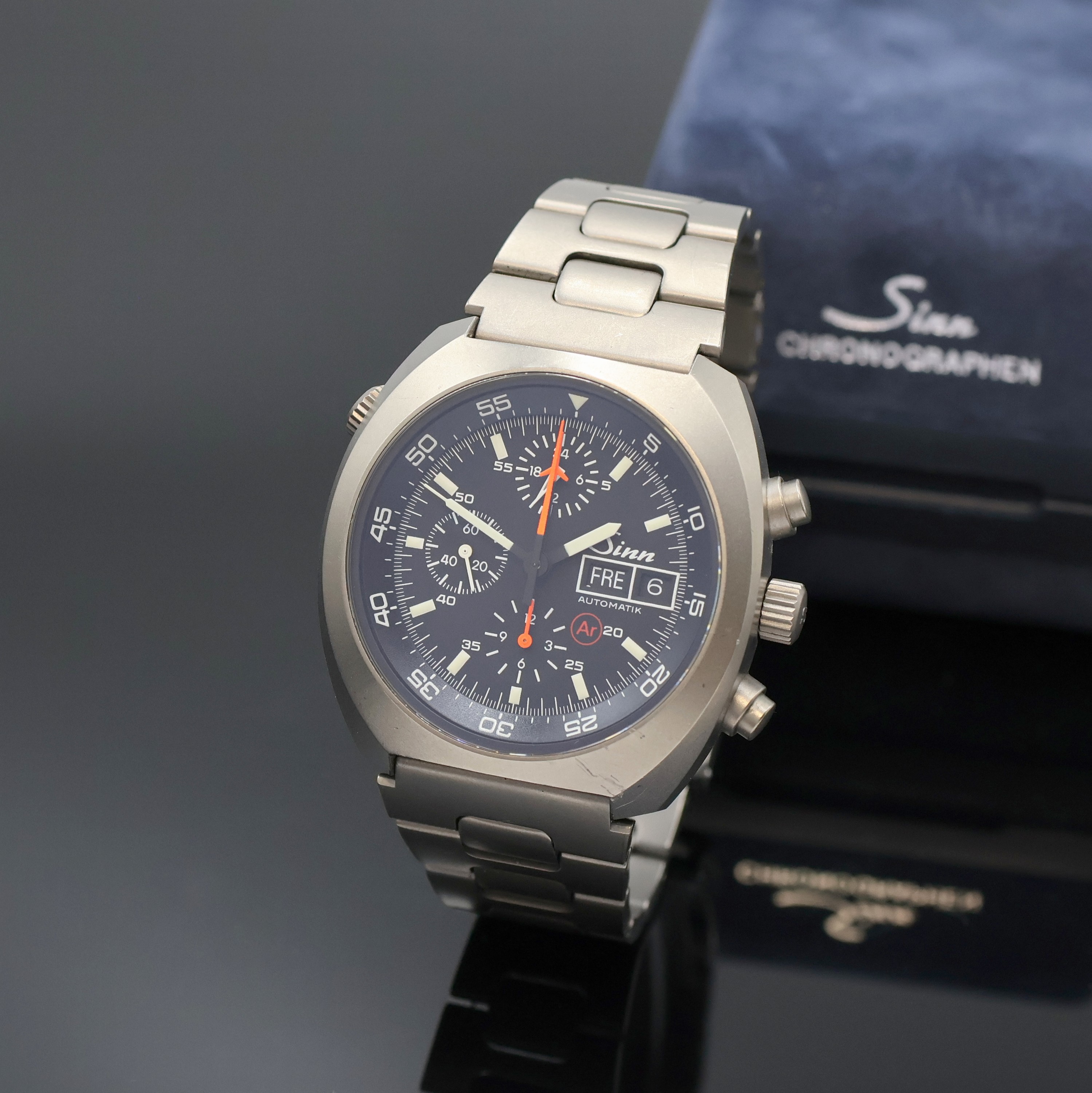Image 27022608 - SINN 142 Ti Armbandchronograph in Titan, Schweiz um 2005, Automatik, orig. Gliederband ...