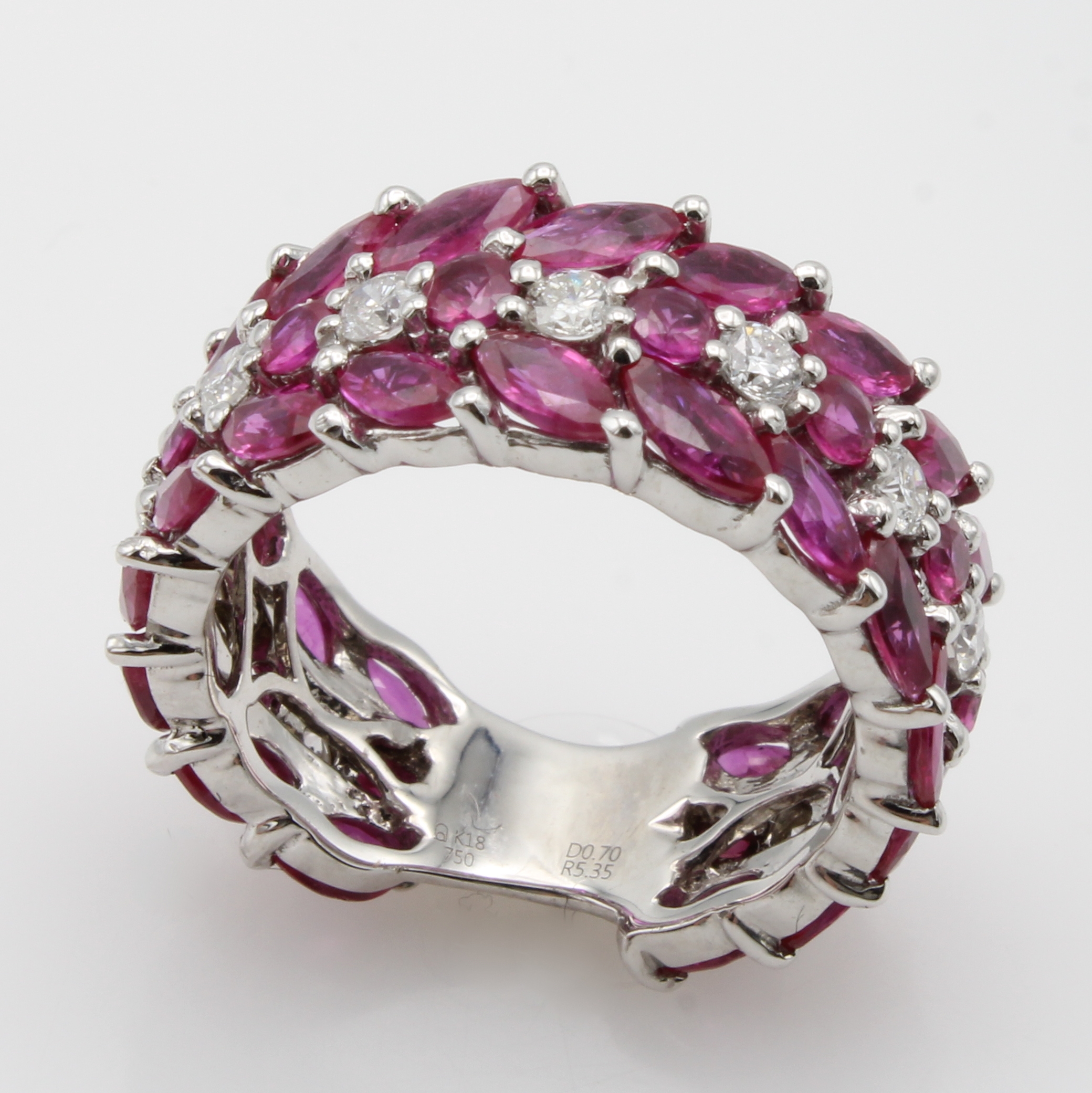 Image 27022612 - Ring mit Rubinen und Brillanten, WG 750/000,42 Brill. zus. ca. 5.35 ct, 11 Brill. zus. ...