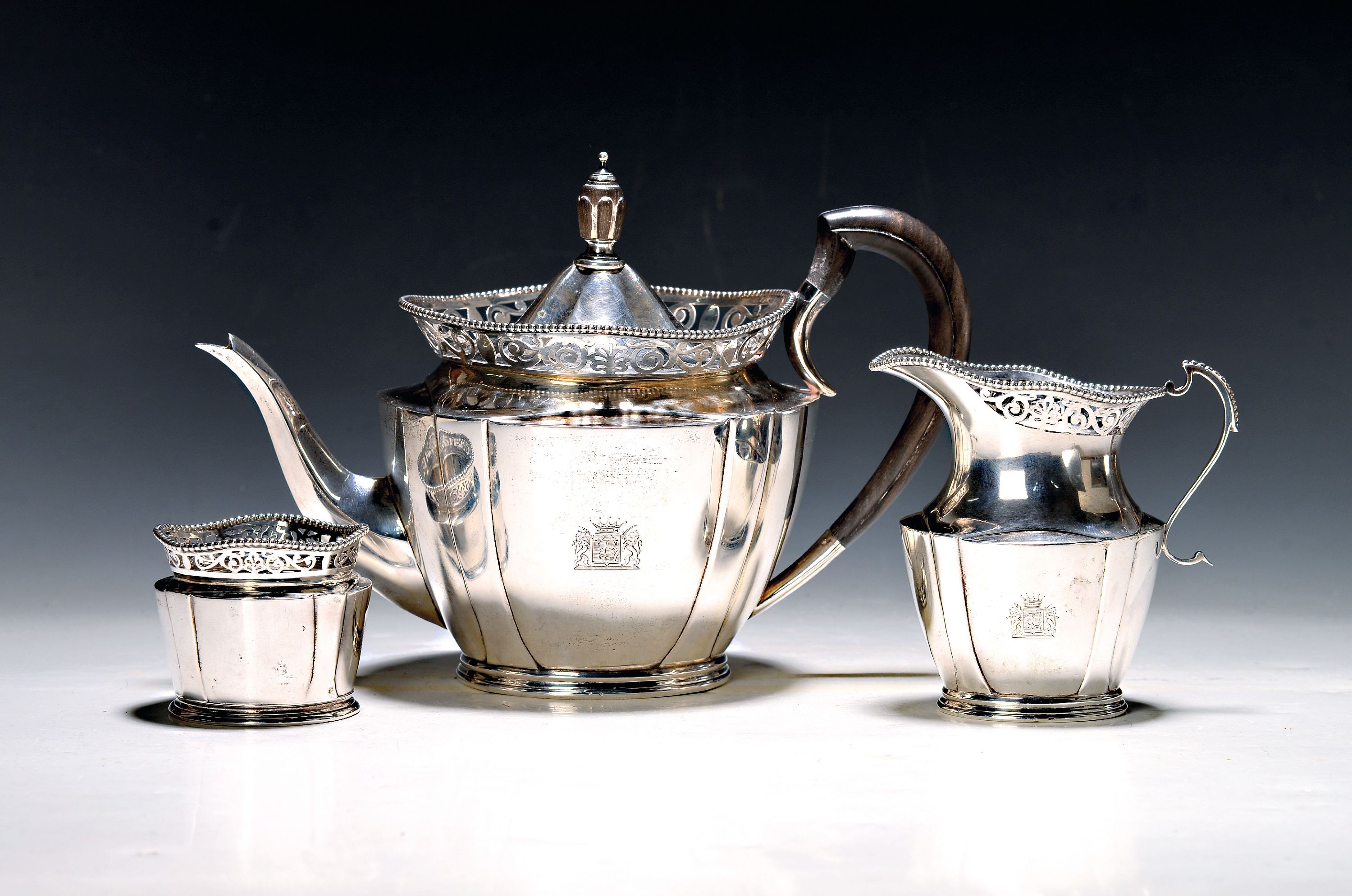 Image 27022652 - Teeset aus Silber, Österreich, 1867-72, 800er-Silber (Hundekopfmarke), Teekanne, ...