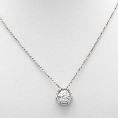 27022644c - Collier mit Brillantsolitär, WG 750/000, Brill. in Zargenfassung ca. 1.00 ct Weiß/si, ...