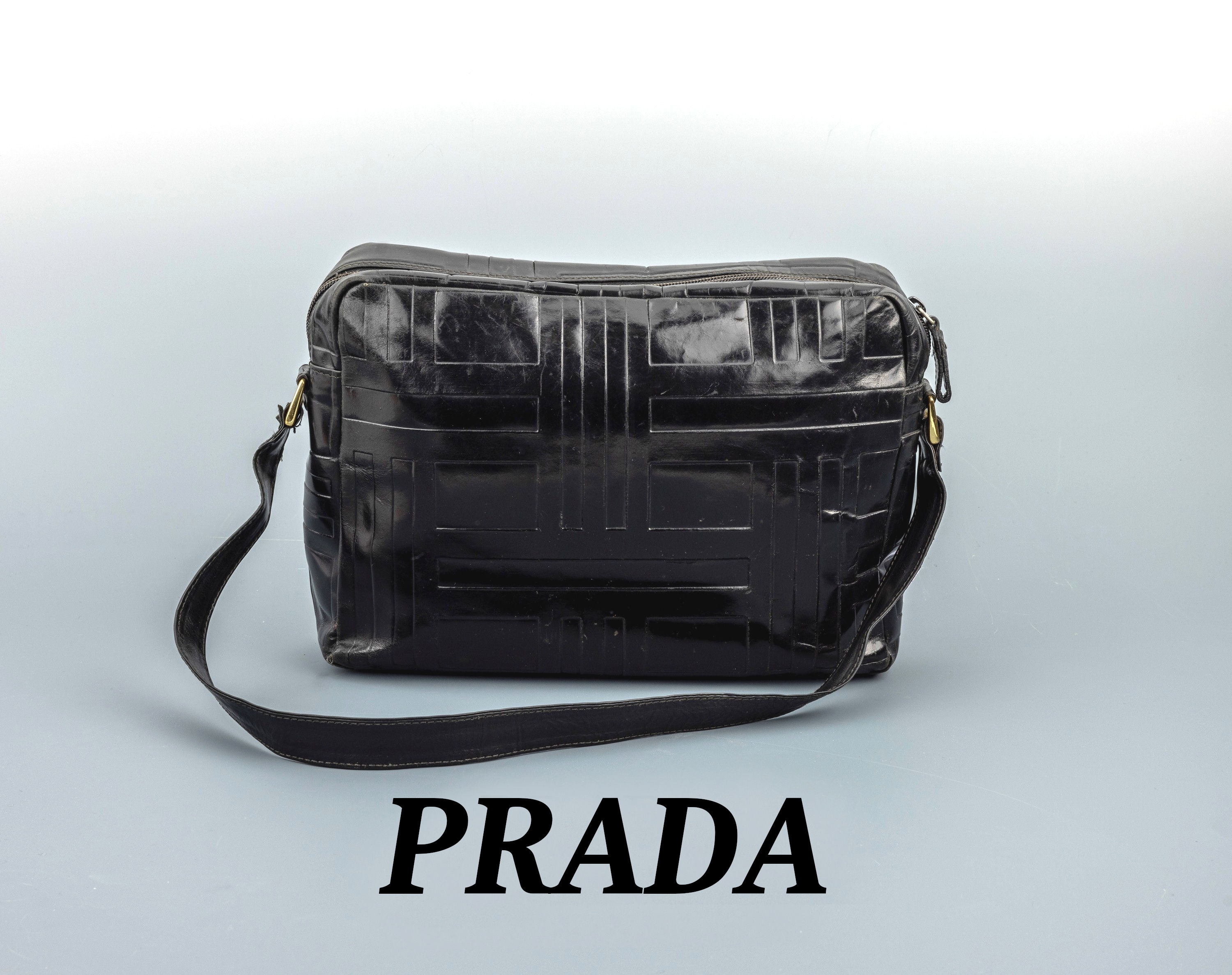 Image 27022715 - PRADA Vintage Tasche, schwarzes Glattleder,strukturierte Musterung, 1 Tragehenkel, ...