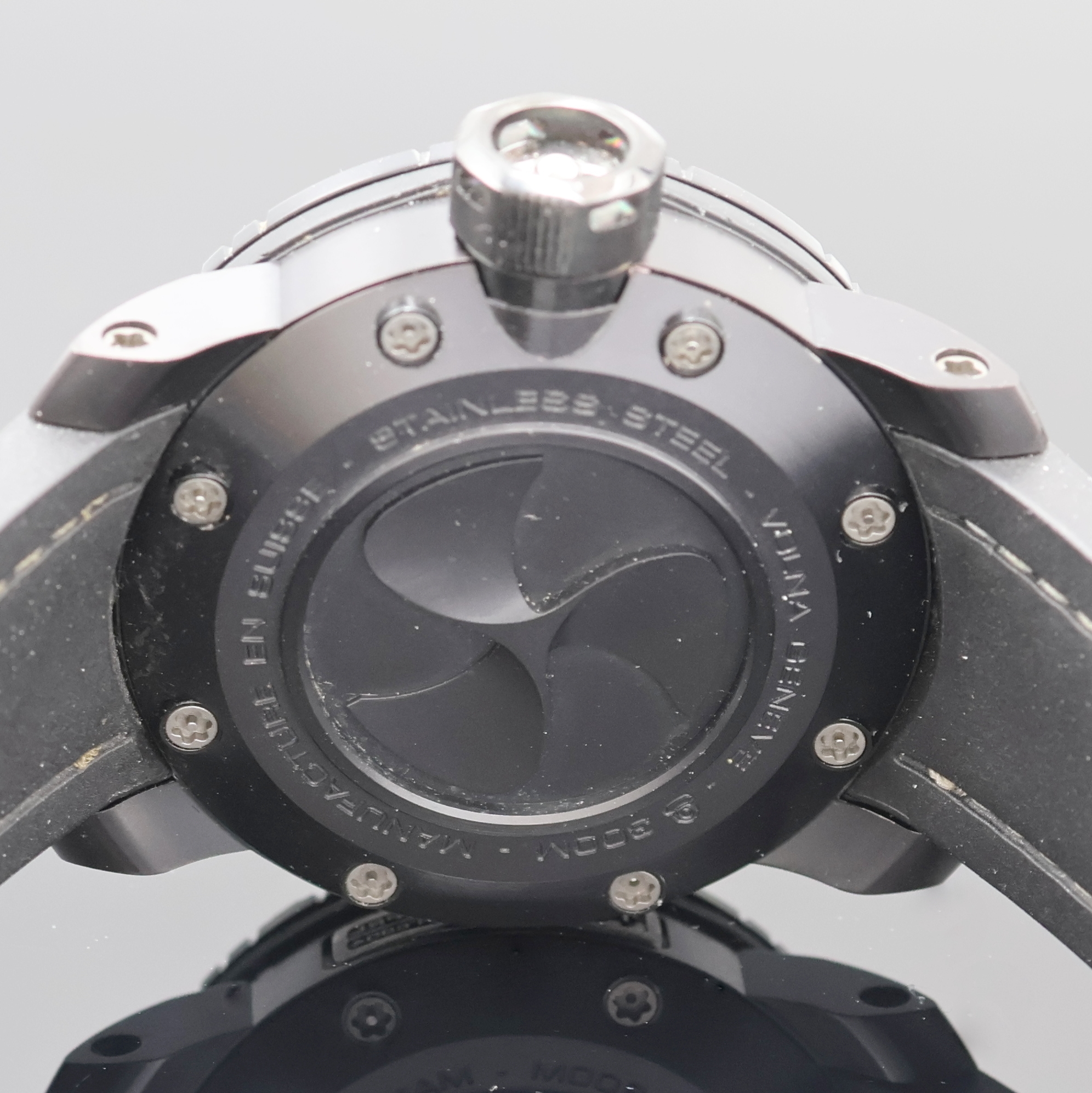 Detail e: VOLNA Typhoon Herrenarmbanduhr in Stahl, Schweiz um 2015, Automatik, geschw. Edelstahlgeh. inkl. orig. Kautschukband m. Dornschl., Boden 8-fach ...