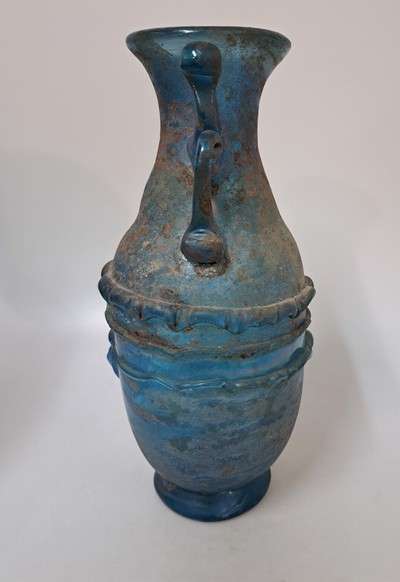 Image 27022723b - Vase a scavo, Murano, Ermanno Nason für Cenedese, blaues Glas mit aufgelegtem Medaillon ...