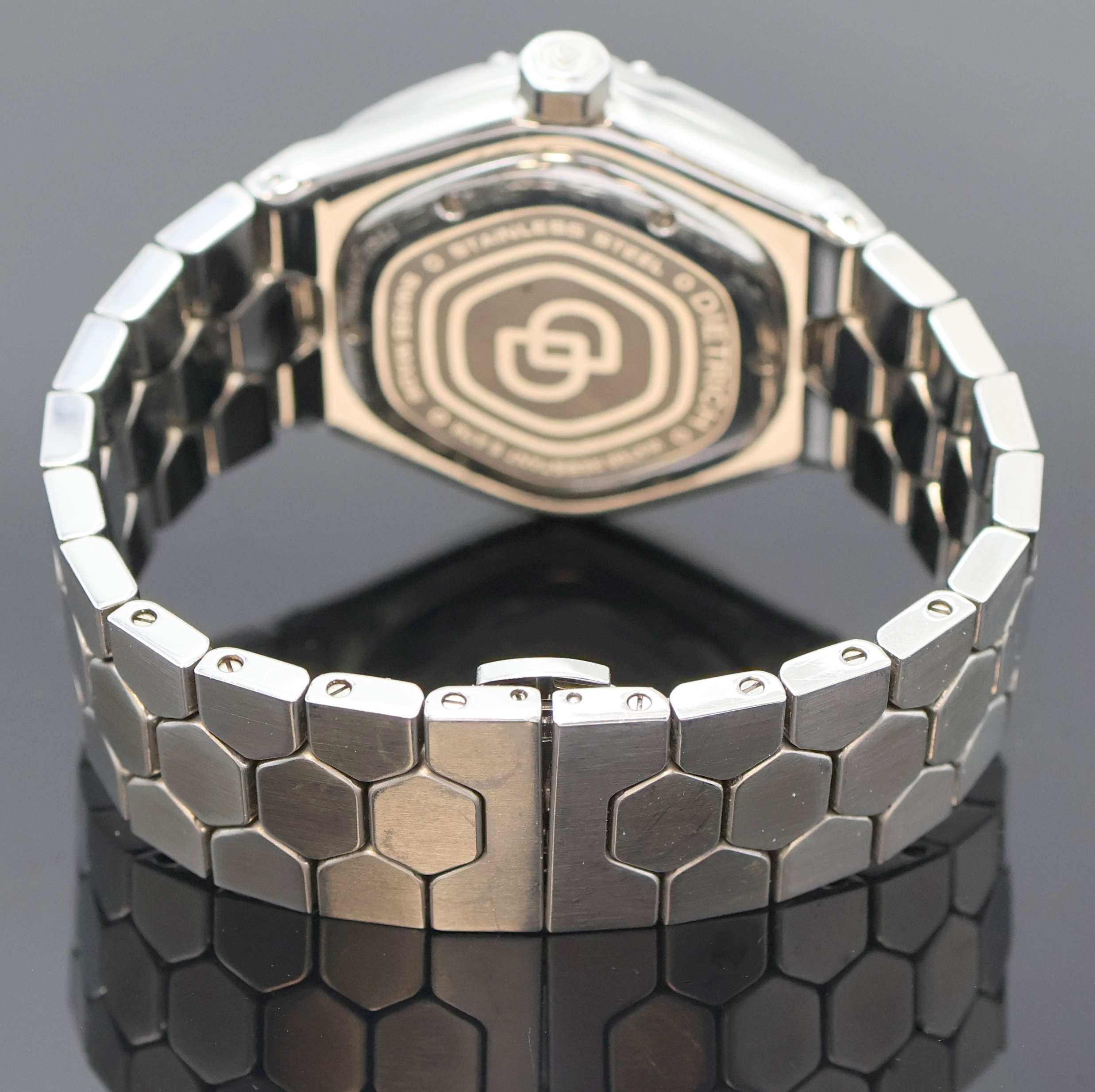 Detail c: DIETRICH TC1 Herrenarmbanduhr in Stahl, Schweiz um 2017, Automatik, Edelstahlgeh. inkl. Gliederband m. dopp. Faltschl., Boden 6-fach verschr., Krone ...