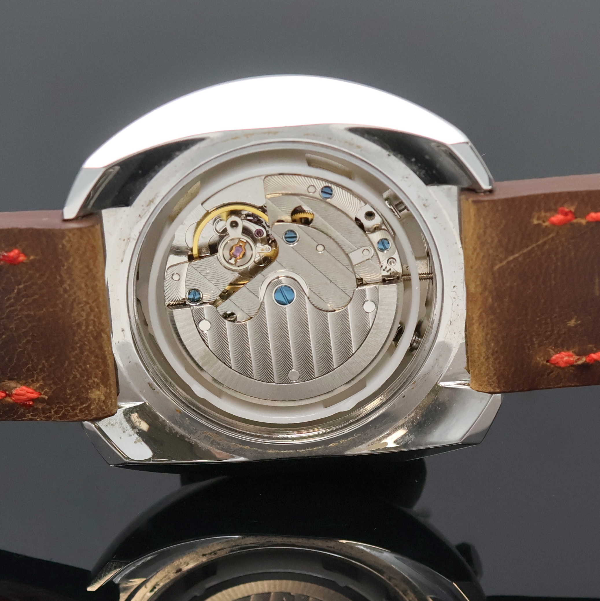 Detail f: SORNA Herrenarmbanduhr in Stahl, Schweiz um 2020, Automatik, Edelstahlgeh., Boden verschr., Drücker f. Monat u. Tag, Innenlünette m. ...