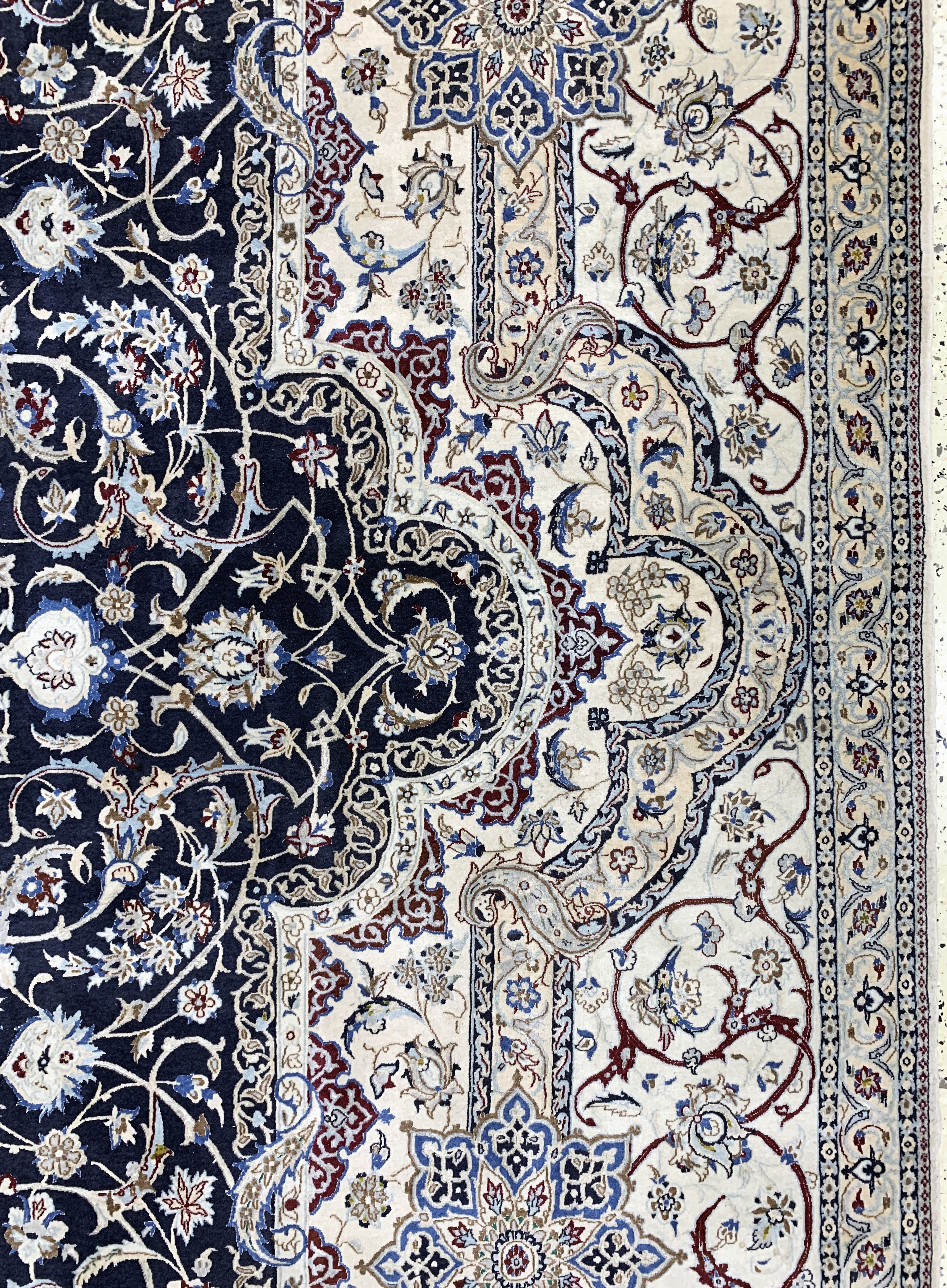 Detail f: Nain fein(6 La), Persien, Mitte 20.Jhd, Korkwolle mit Seide, ca. 473 x 336 cm, ca. 1,0Mio. Kn/qm, EHZ: 2(verschmutzt)