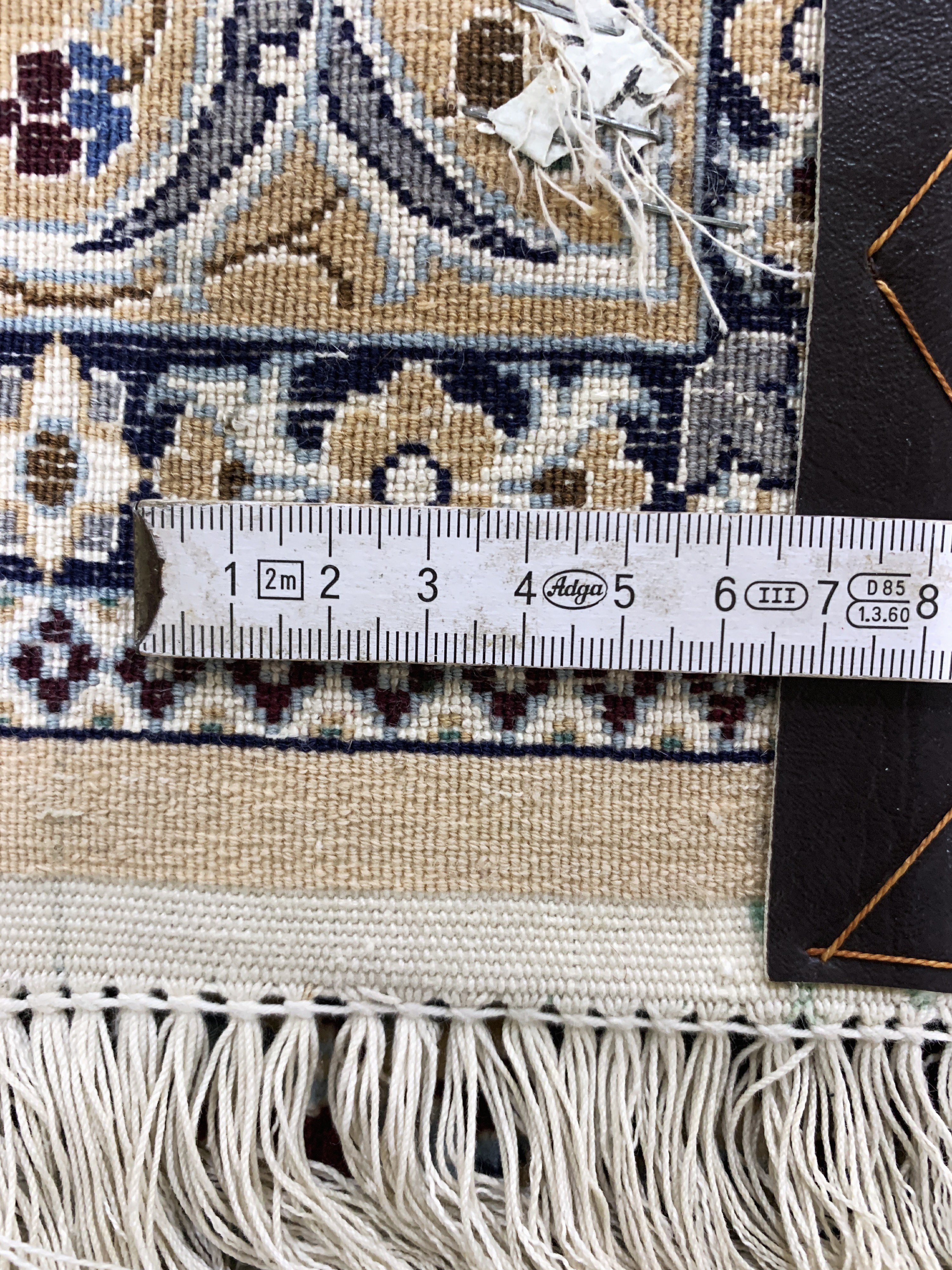 Detail j: Nain fein(6 La), Persien, Mitte 20.Jhd, Korkwolle mit Seide, ca. 473 x 336 cm, ca. 1,0Mio. Kn/qm, EHZ: 2(verschmutzt)