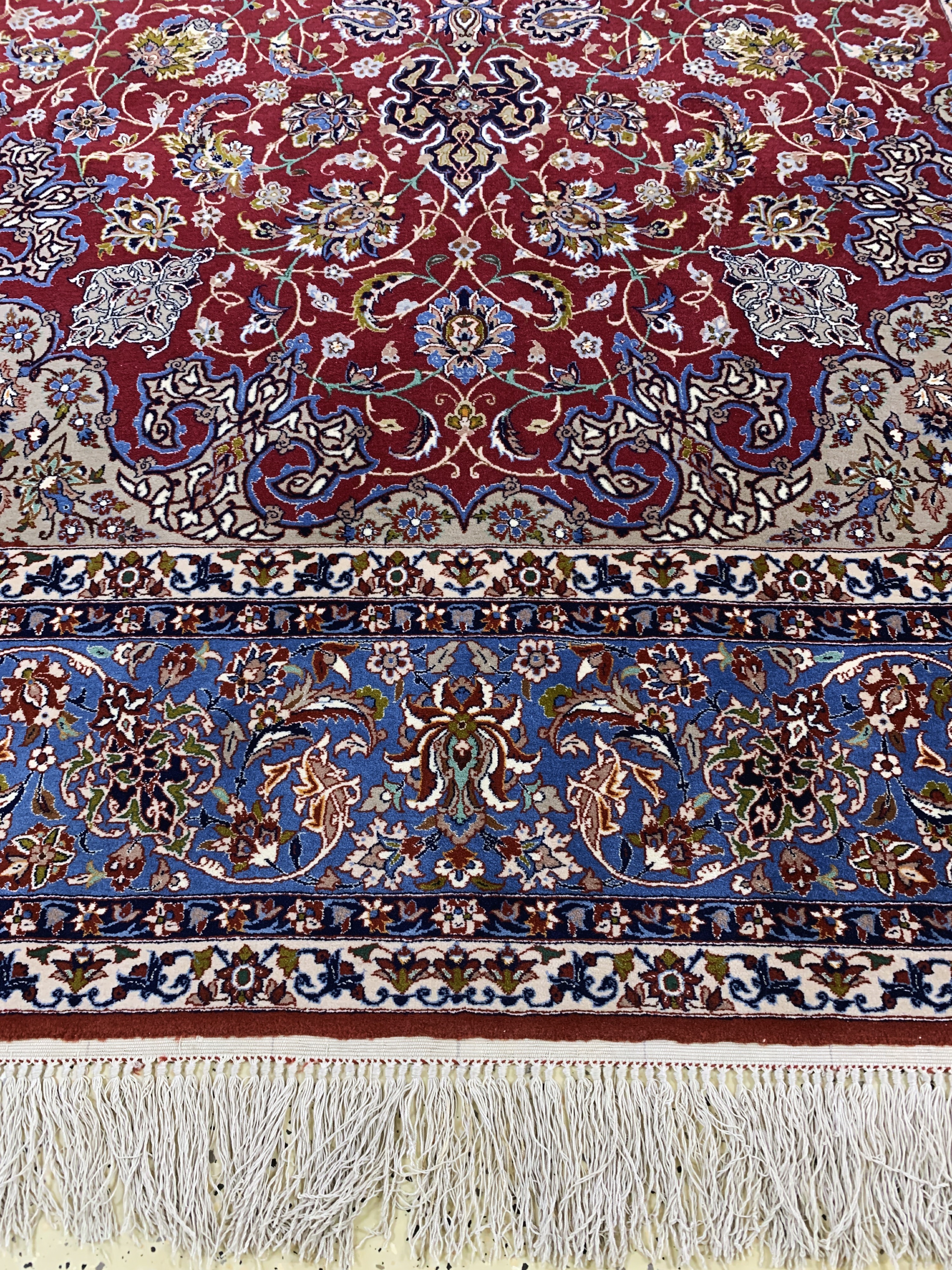 Detail b: Esfahan fein signiert, Persien, Ende 20.Jhd, Korkwolle mit und auf Seide, ca. 320 x208 cm, EHZ: 2