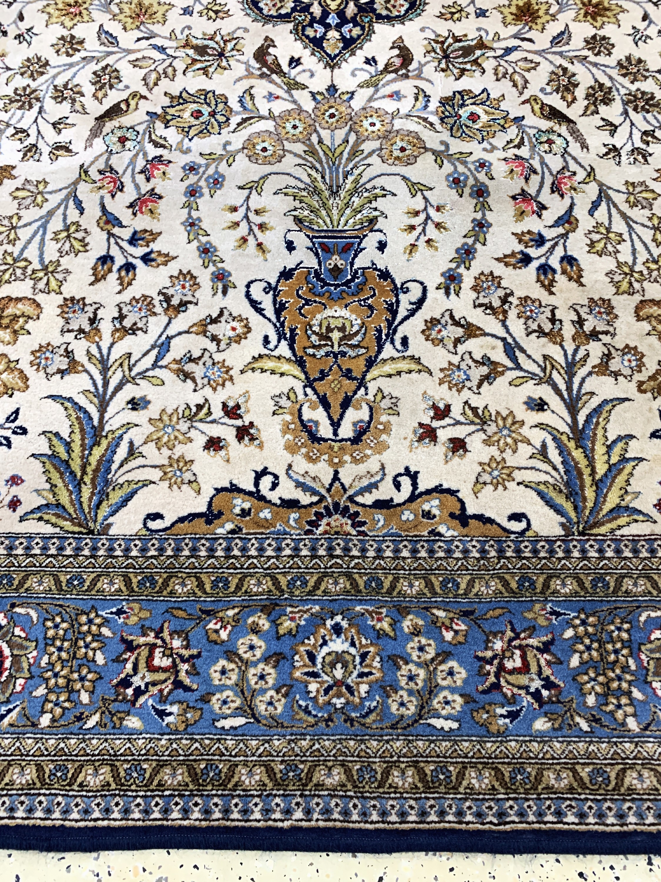 Detail b: Ghom alt, Persien, Mitte 20.Jhd, Wolle mit Seide, ca. 303 x 195 cm, Reinigungsbedürftig, EHZ: 2