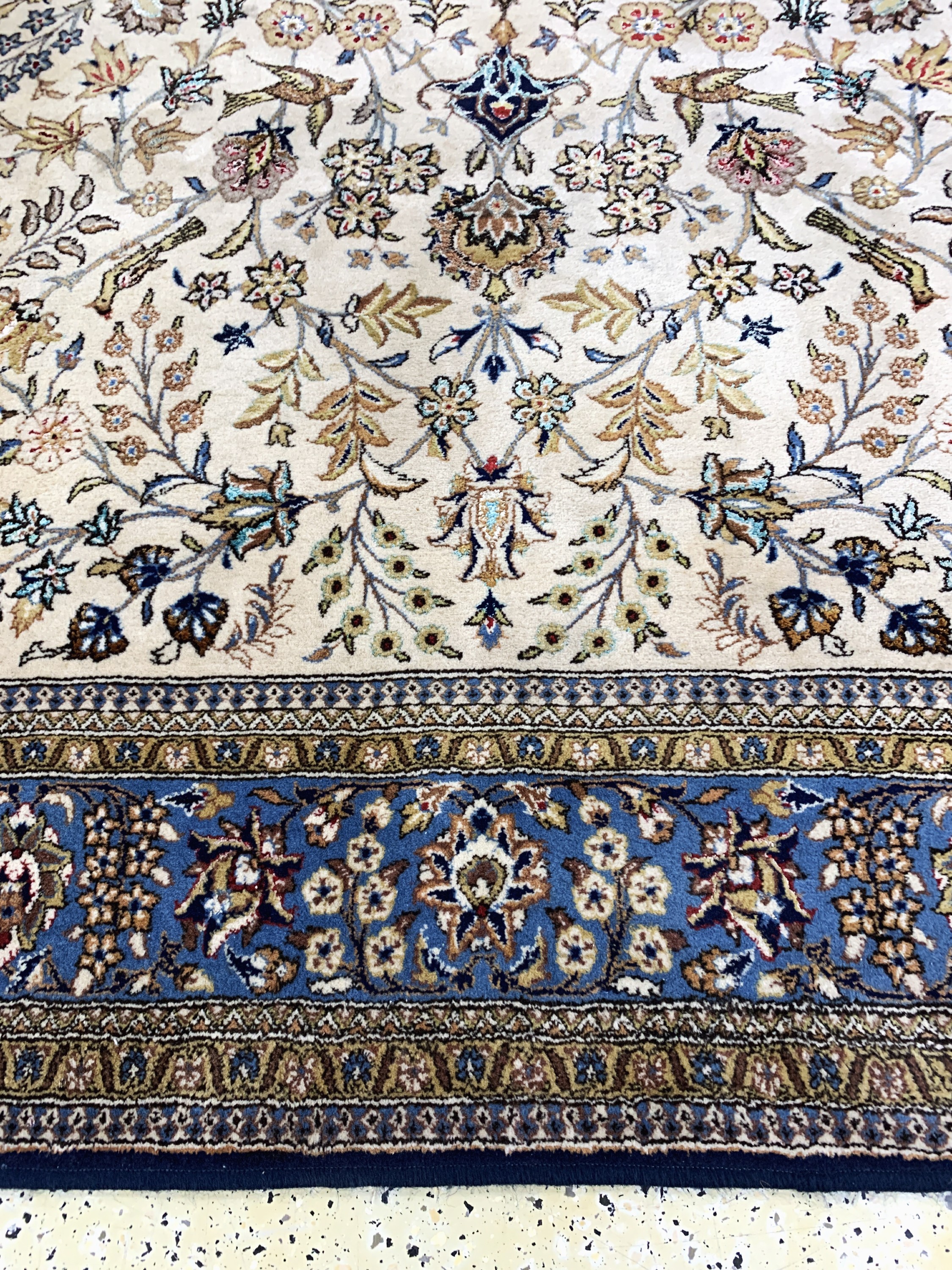 Detail e: Ghom alt, Persien, Mitte 20.Jhd, Wolle mit Seide, ca. 303 x 195 cm, Reinigungsbedürftig, EHZ: 2