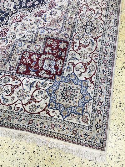 27022873g - Nain fein(6 La), Persien, Mitte 20.Jhd, Korkwolle mit Seide, ca. 473 x 336 cm, ca. ...