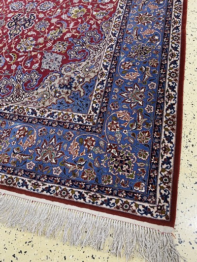 27022874a - Esfahan fein signiert, Persien, Ende 20.Jhd, Korkwolle mit und auf Seide, ca. 320 x208 ...