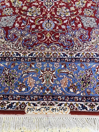 27022874i - Esfahan fein signiert, Persien, Ende 20.Jhd, Korkwolle mit und auf Seide, ca. 320 x208 ...