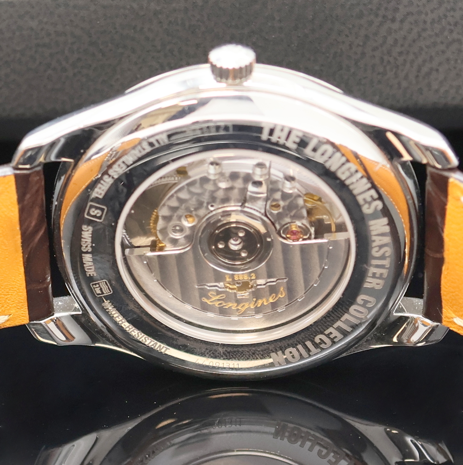 Detail d: LONGINES Master Collection große Armbanduhr in Stahl Referenz L2.893.4, Schweiz um 2020, Automatik, beids. vergl. Geh., Boden u. Glasrand aufgedr., ...