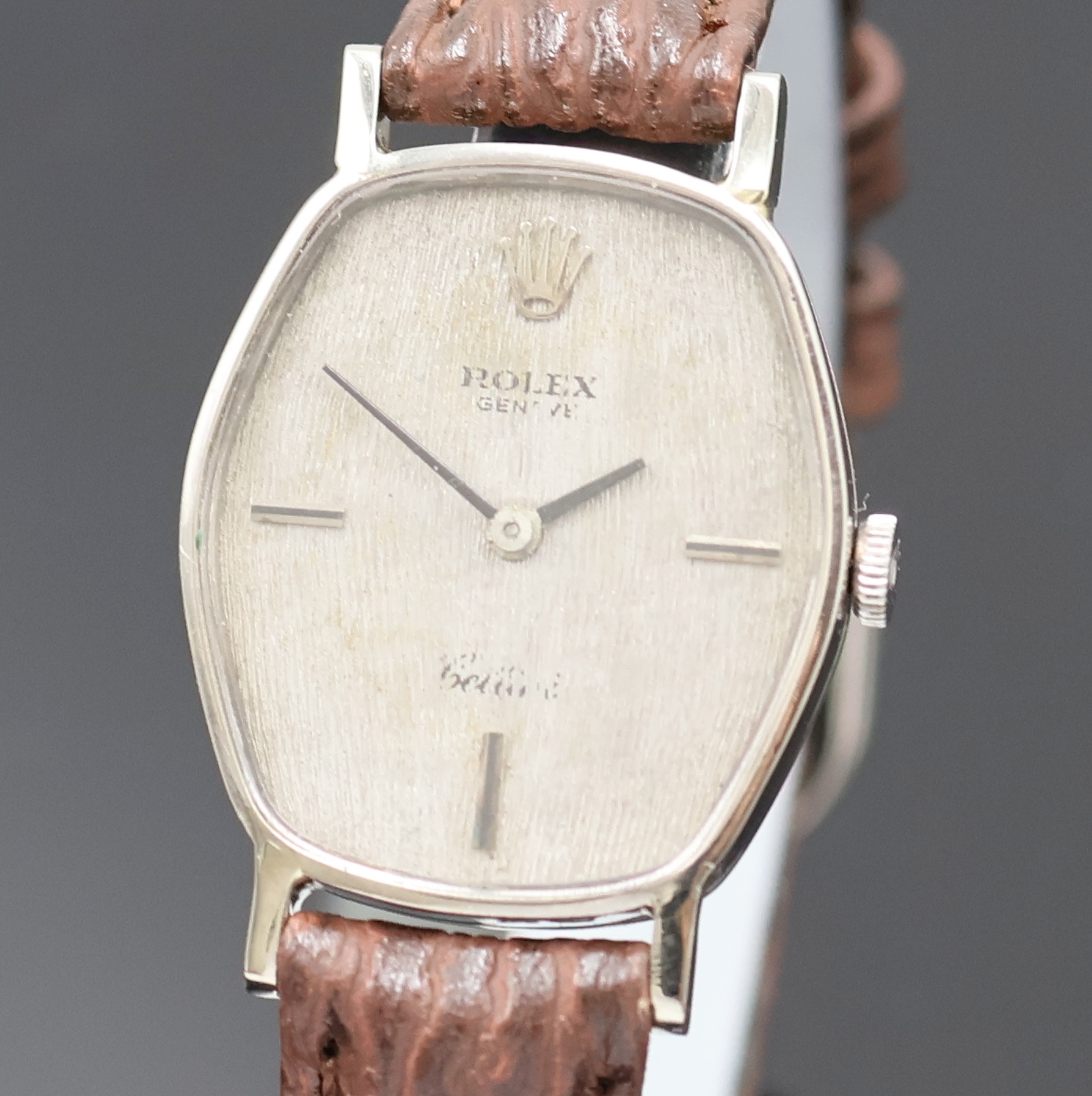 Detail a: ROLEX Cellini Damenarmbanduhr in WG 750/000 Referenz 3887, Schweiz um 1970, Handaufzug, 2-tlg. Geh., Boden aufgedr., orig. Krone, silb. ...