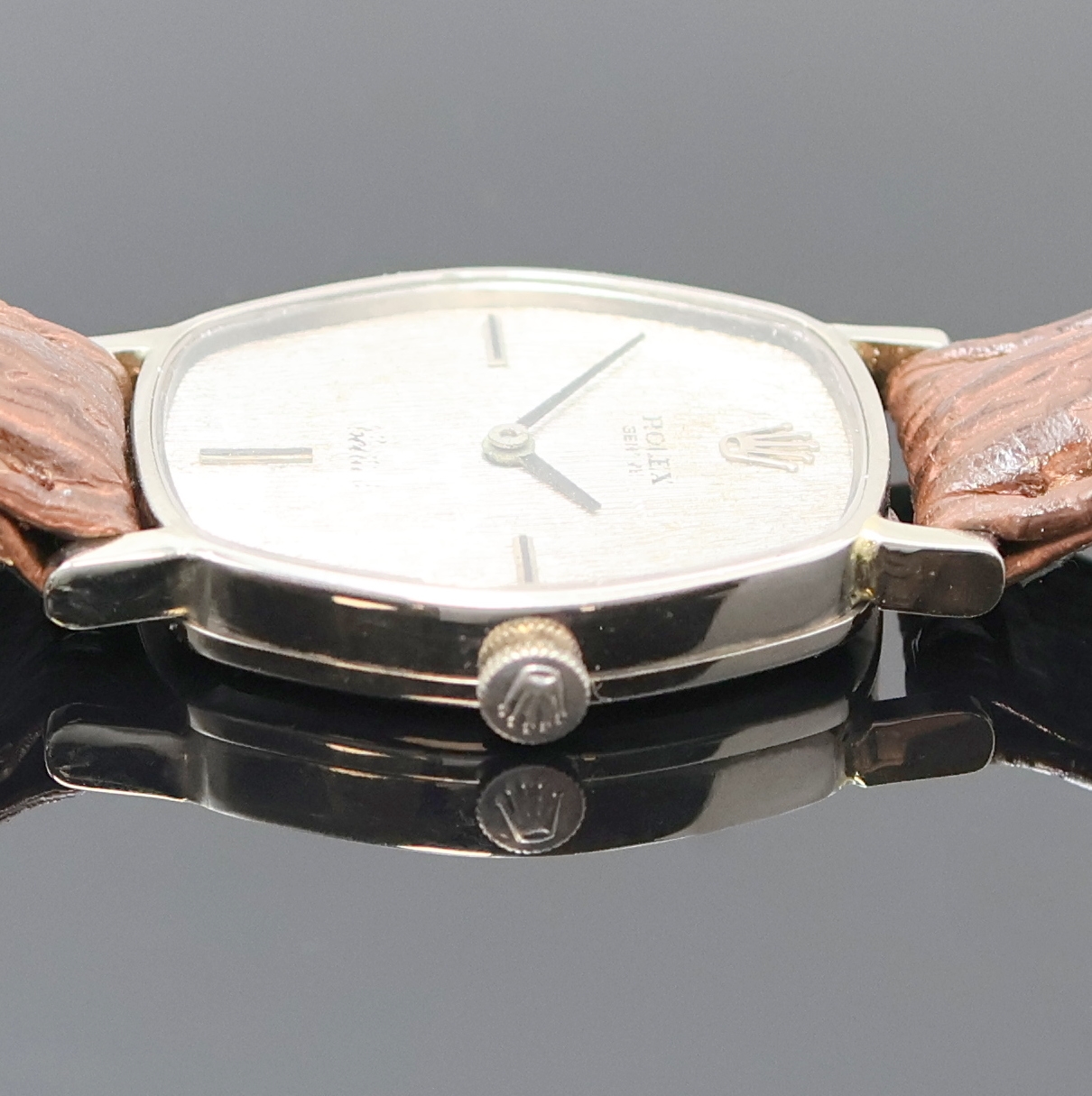 Detail c: ROLEX Cellini Damenarmbanduhr in WG 750/000 Referenz 3887, Schweiz um 1970, Handaufzug, 2-tlg. Geh., Boden aufgedr., orig. Krone, silb. ...