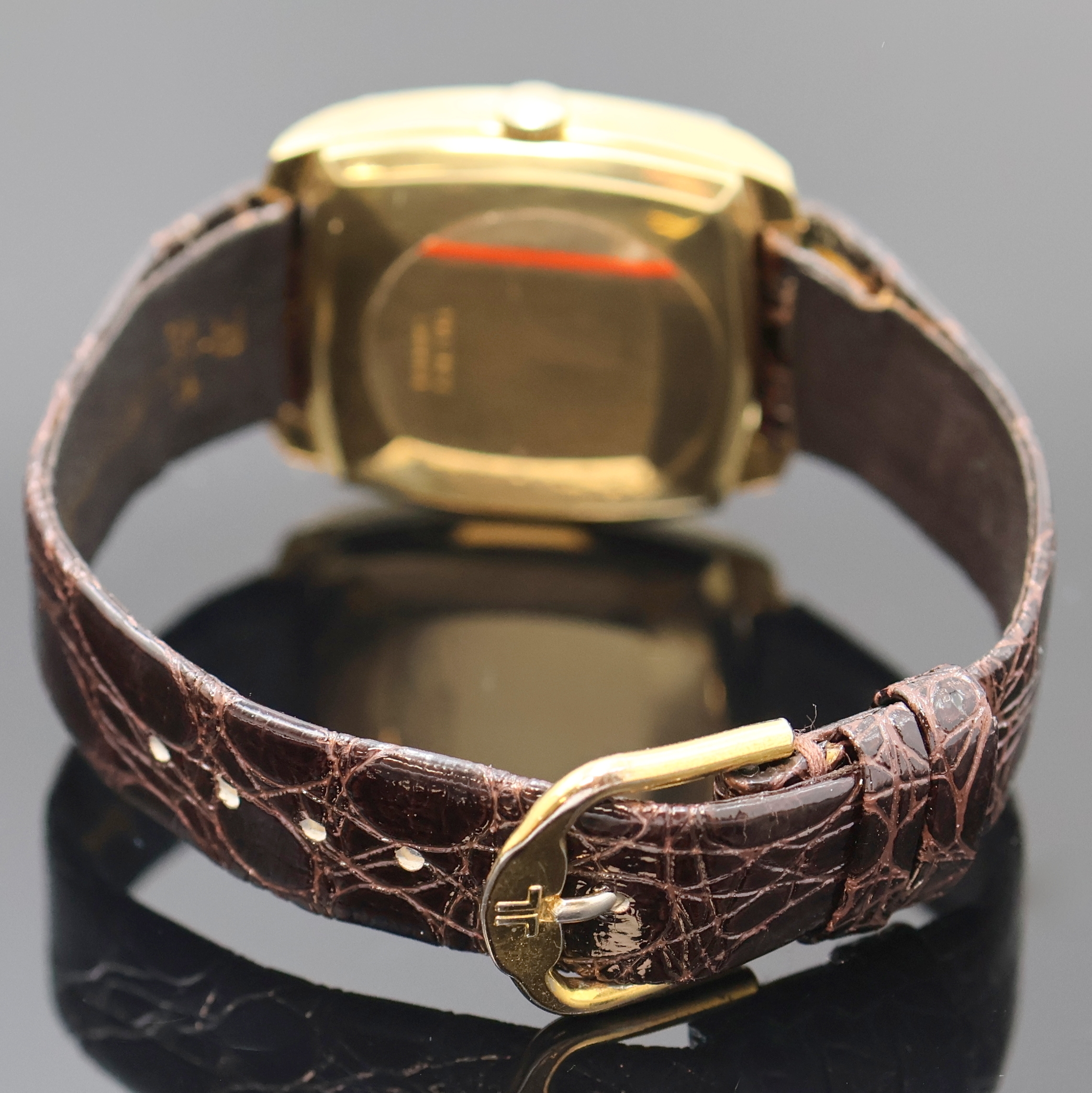 Detail c: Jaeger-LeCoultre Club Herrenarmbanduhr in GG 750/000 Referenz 300801, Schweiz um 1975, Automatik, kissenförm. Geh., Boden aufgedr., weißes ...