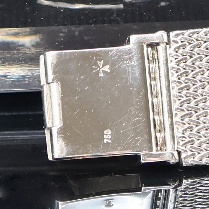 Detail d: VACHERON & CONSTANTIN Herrenarmbanduhr in WG 750/000 Referenz 7296 am original Goldband, Schweiz um 1965, Handaufzug, 2-tlg. Geh., Boden aufgedr., ...