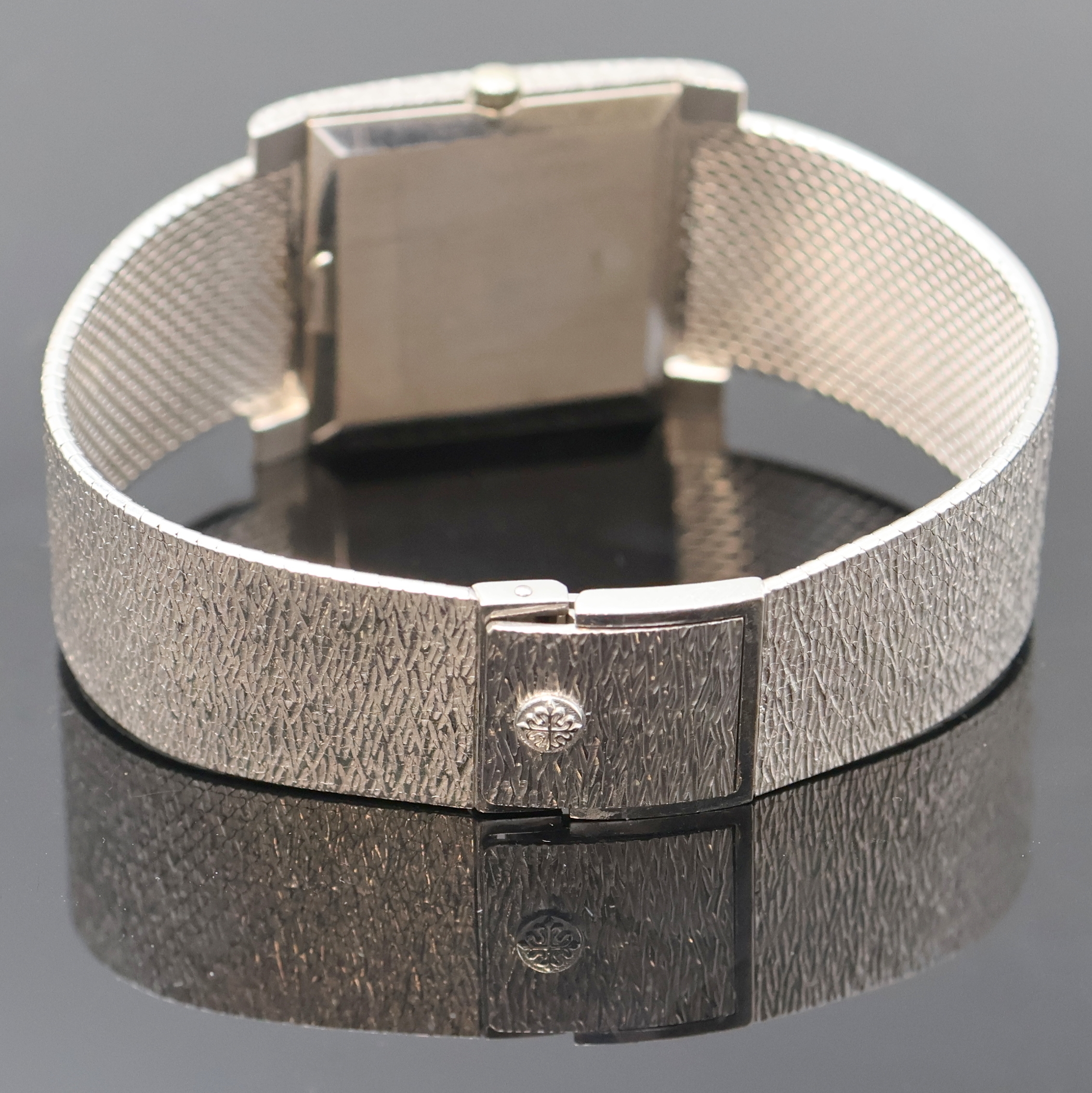 Detail c: PATEK PHILIPPE seltene und schwere Armbanduhr in WG 750/000 Referenz 3553 1, Schweiz um 1970, Handaufzug, 2-tlg. Geh., Boden aufgedr., orig. ...