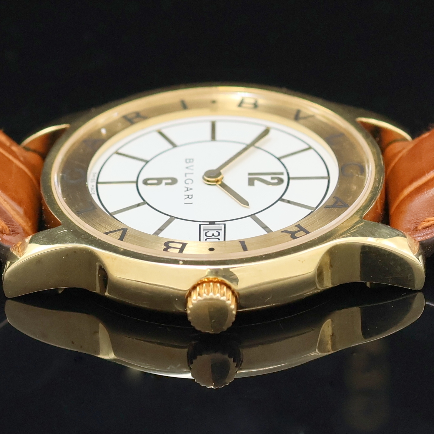 Detail d: BULGARI Solotempo Armbanduhr in GG 750/000 Referenz ST35G, Schweiz um 2010, quarz, 2- tlg. Geh., Boden dell. aufgedr., orig. Lederband m. Stiftschl. ...