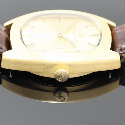 27022920c - IWC schwere Herrenarmbanduhr in GG 750/000, Schweiz um 1970, Automatik, 2-tlg. Geh., ...