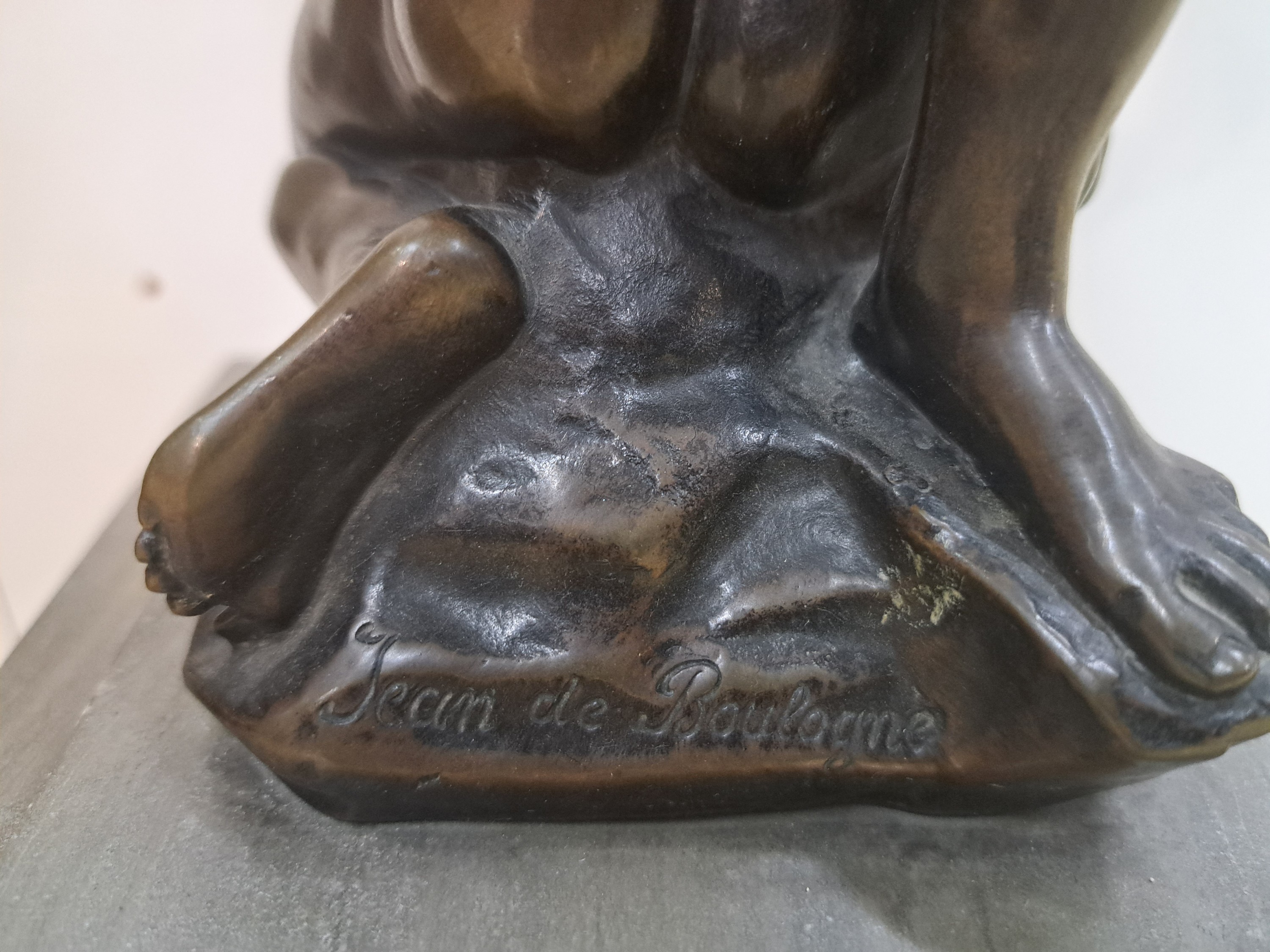 Detail d: Bronzefigur nach Jean de Boulogne, Der Raub der Proserpina, H. ca. 42cm, Steinsockel, Gesamth. ca. 62cm