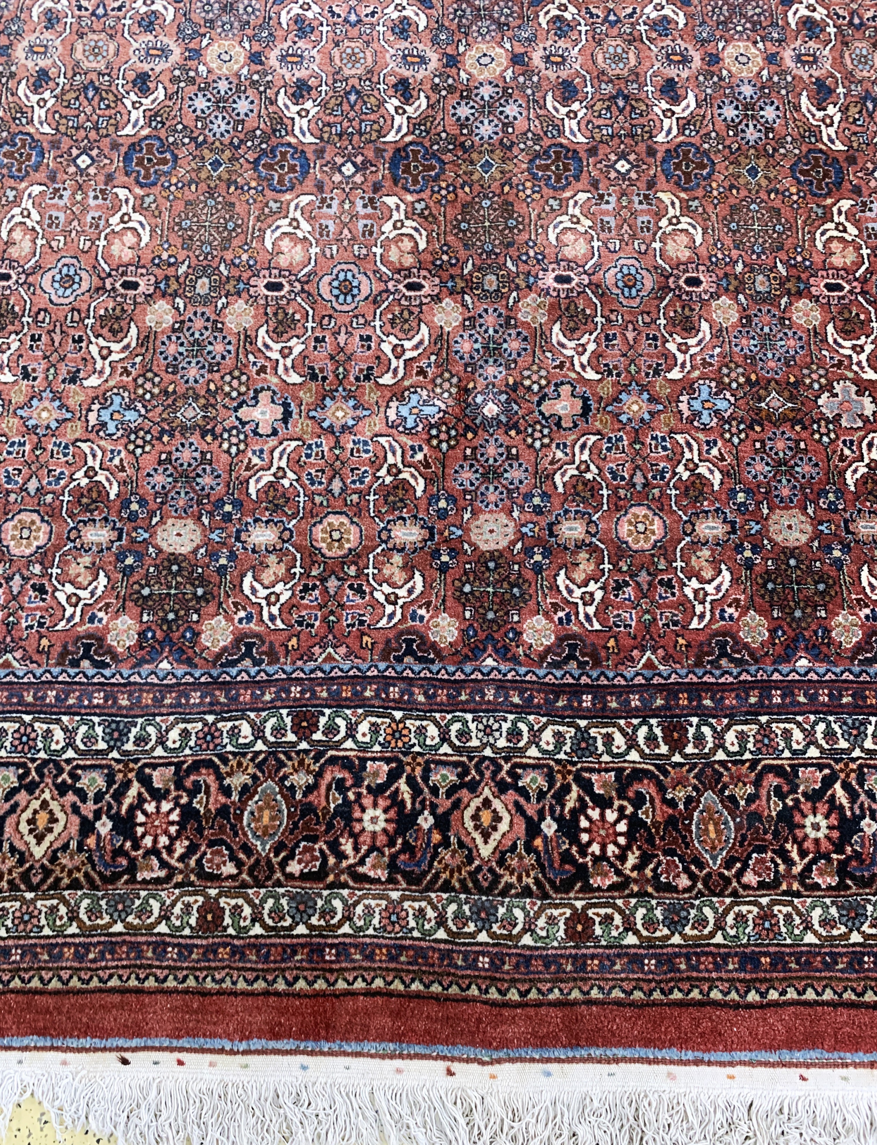 Detail b: Bidjar, Persien, Mitte 20.Jhd., Wolle auf Baumwolle, ca. 408 x 310 cm, EHZ: 2, verblasst