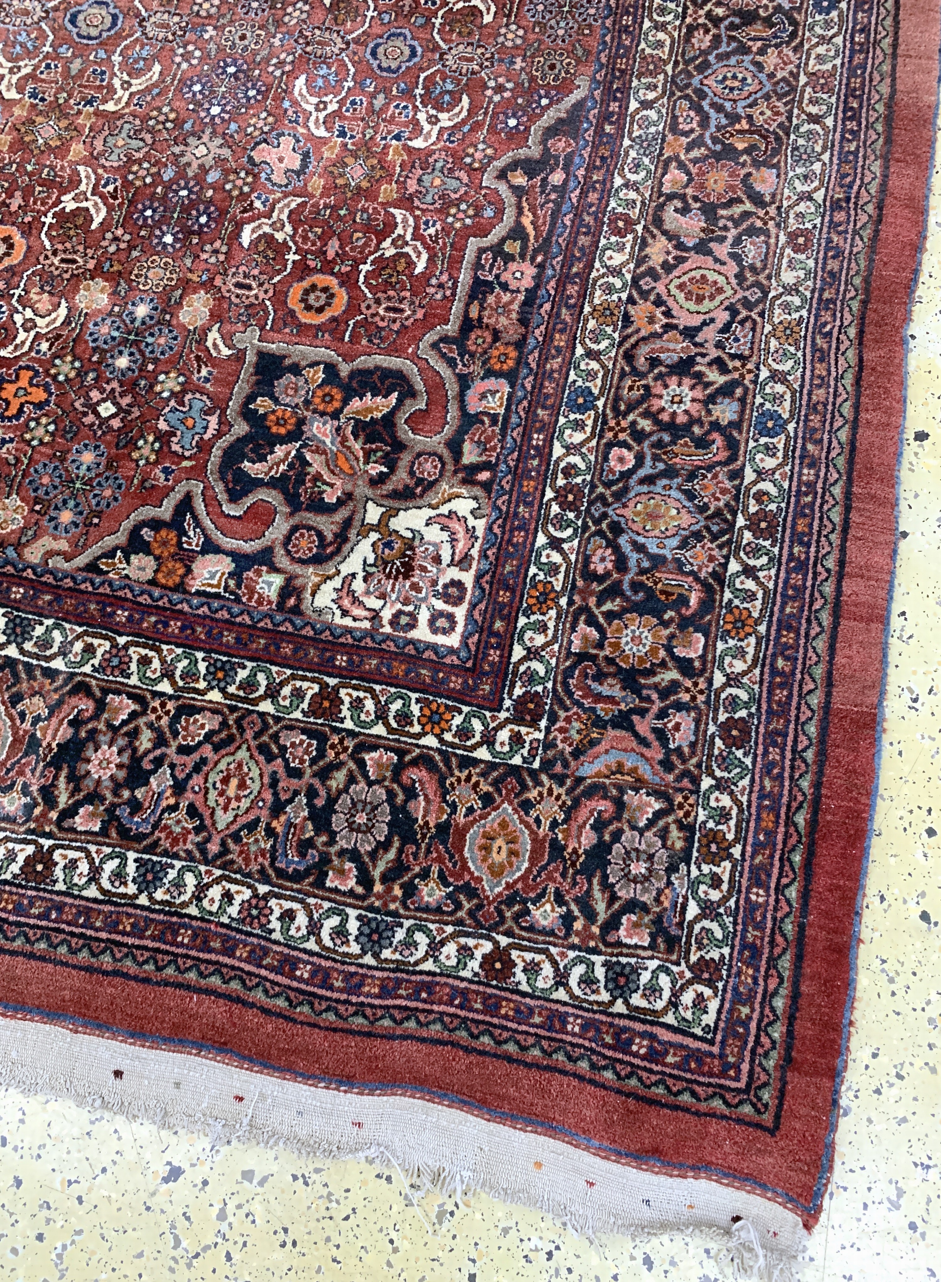 Detail g: Bidjar, Persien, Mitte 20.Jhd., Wolle auf Baumwolle, ca. 408 x 310 cm, EHZ: 2, verblasst