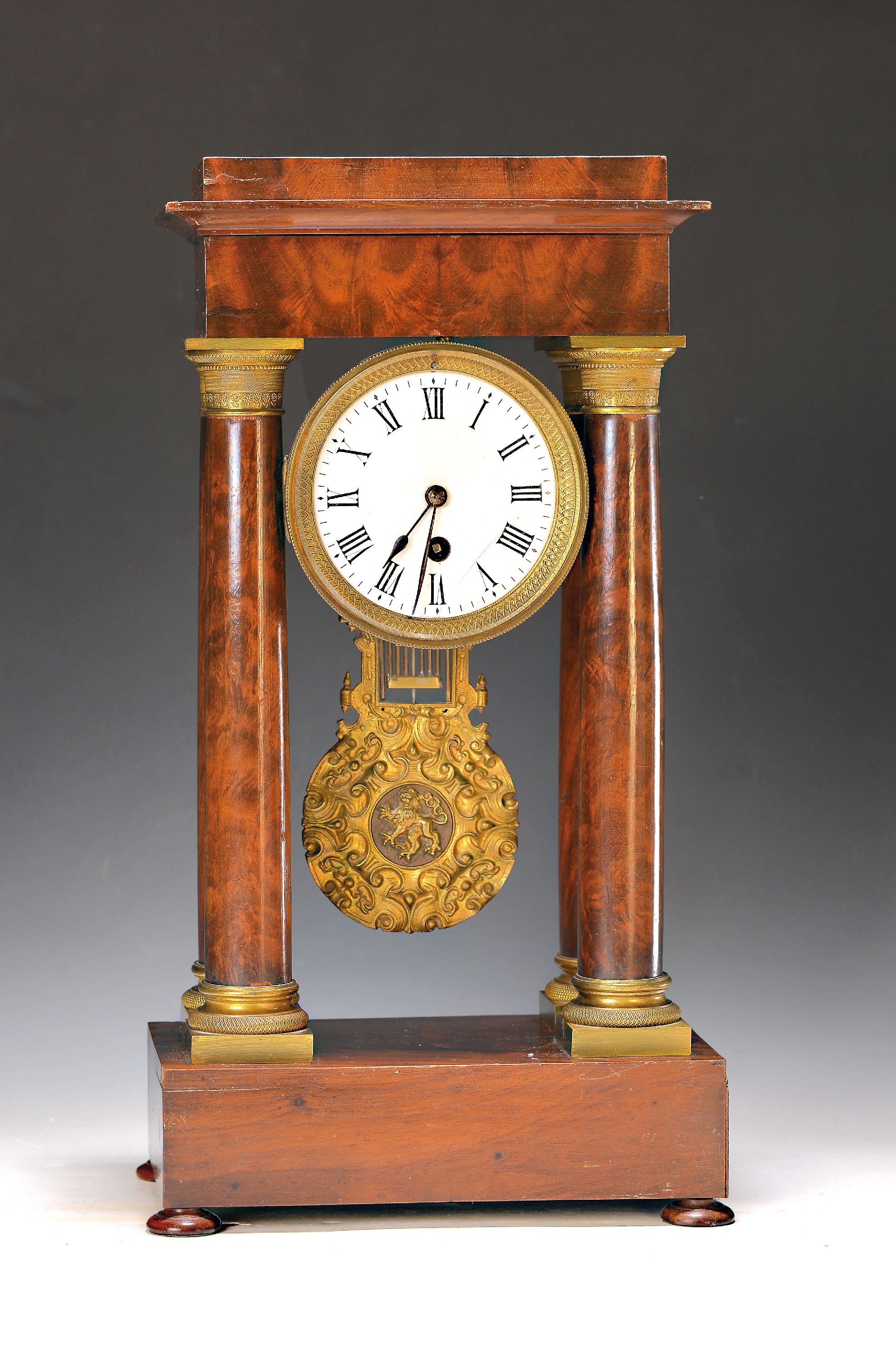 Image 27023048 - Portaluhr, Frankreich, um 1880, Wurzelnussgehäuse, einige kleine Furnierteile fehlen, ...