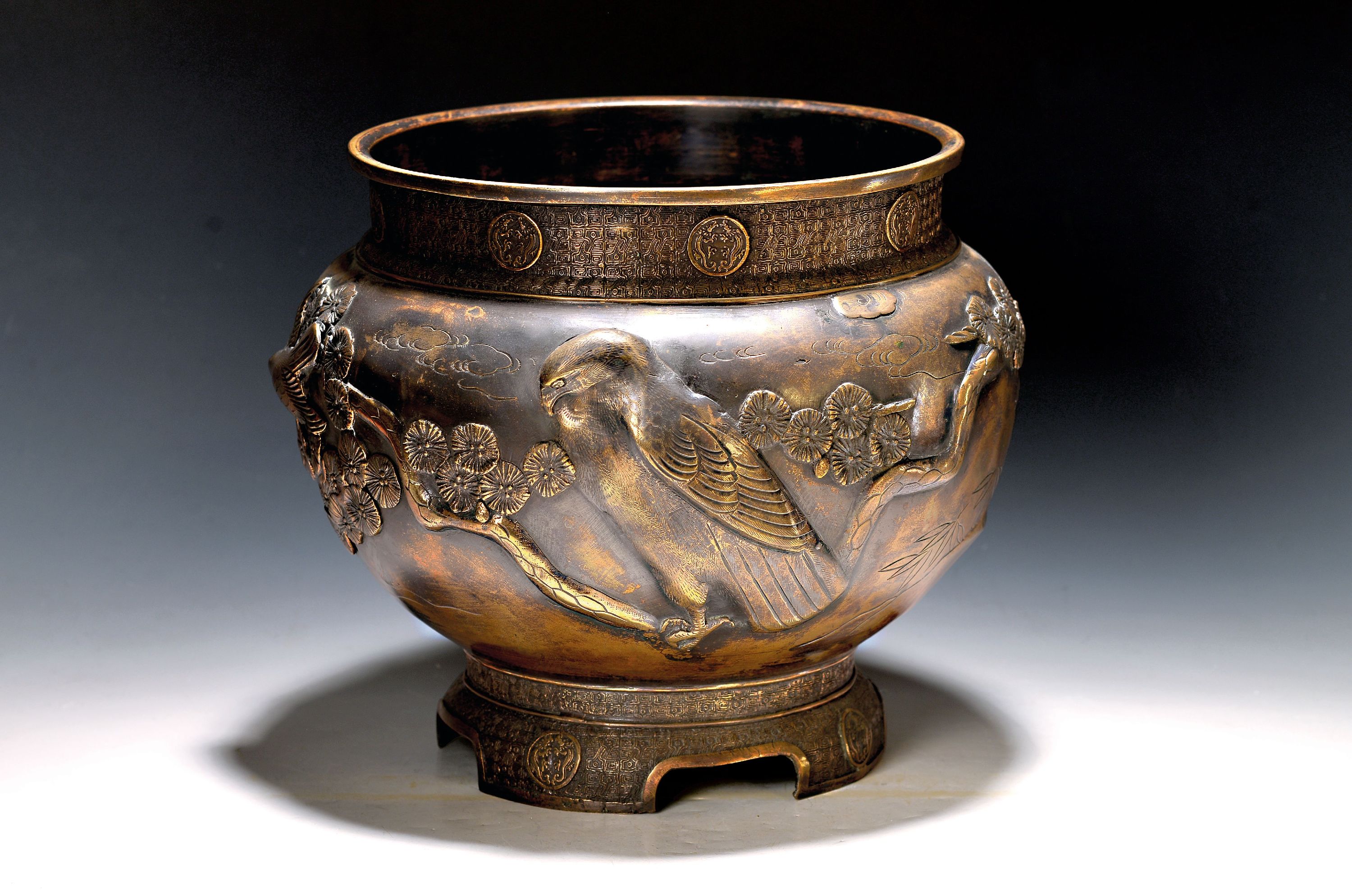 Image 27023053 - Bonsaitopf, Japan, späte Meiji oder Taisho -Zeit, Bronze, umlaufende Reliefzier mit ...