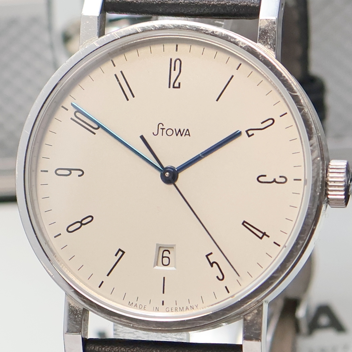 Detail a: STOWA Antea Edition Museum Herrenarmbanduhr, Deutschland verk. lt. beil. Garantie 09/2009, Automatik, beids. vergl. Edelstahlgeh., Boden 6-fach ...