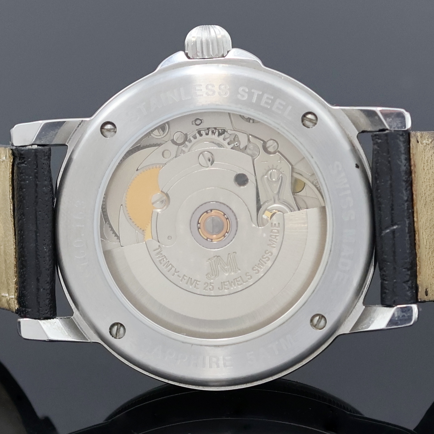 Detail e: JEAN MARCEL Armbanduhr in Stahl, Schweiz um 2000, Automatik, beids. vergl. Geh., Boden 4- fach verschr., Krone verschr., orig. Lederband m. neutr. ...