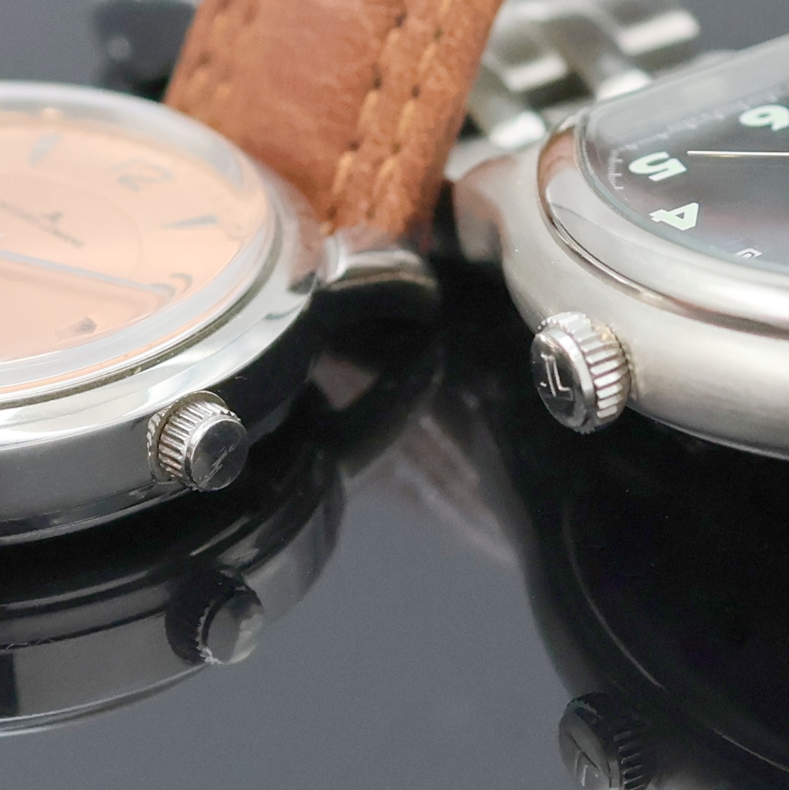 Detail d: JACQUES LEMANS 2 Armbanduhren in Stahl, Schweiz um 2000, Automatik, 1x beids. vergl., Böden verschr. u. aufgedr., 1x orig. Gliederband m. Faltschl., ...