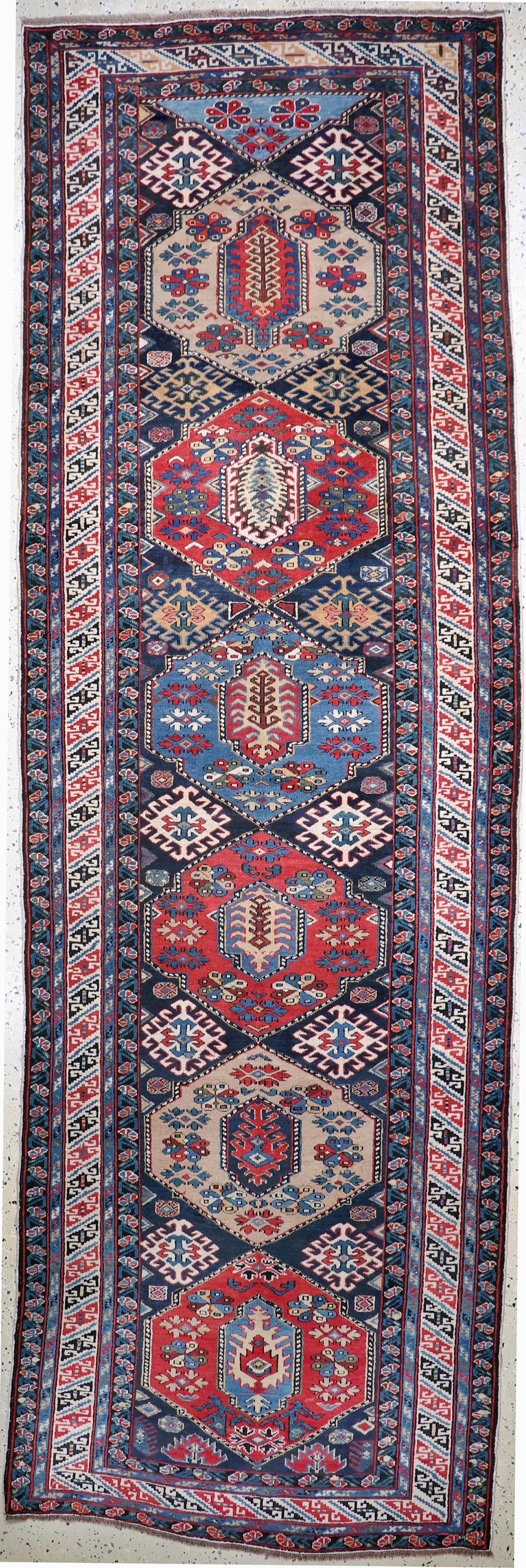 Image 27023211 - Antiker Schirwan, Kaukasus, 19.Jhd, Wolle auf Wolle, ca. 355 x 115 cm, EHZ: 2, ...