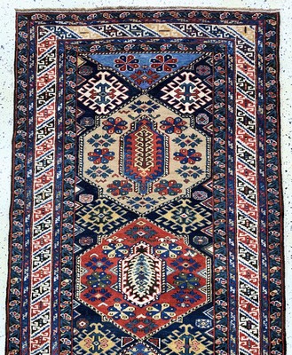 27023211a - Antiker Schirwan, Kaukasus, 19.Jhd, Wolle auf Wolle, ca. 355 x 115 cm, EHZ: 2, ...