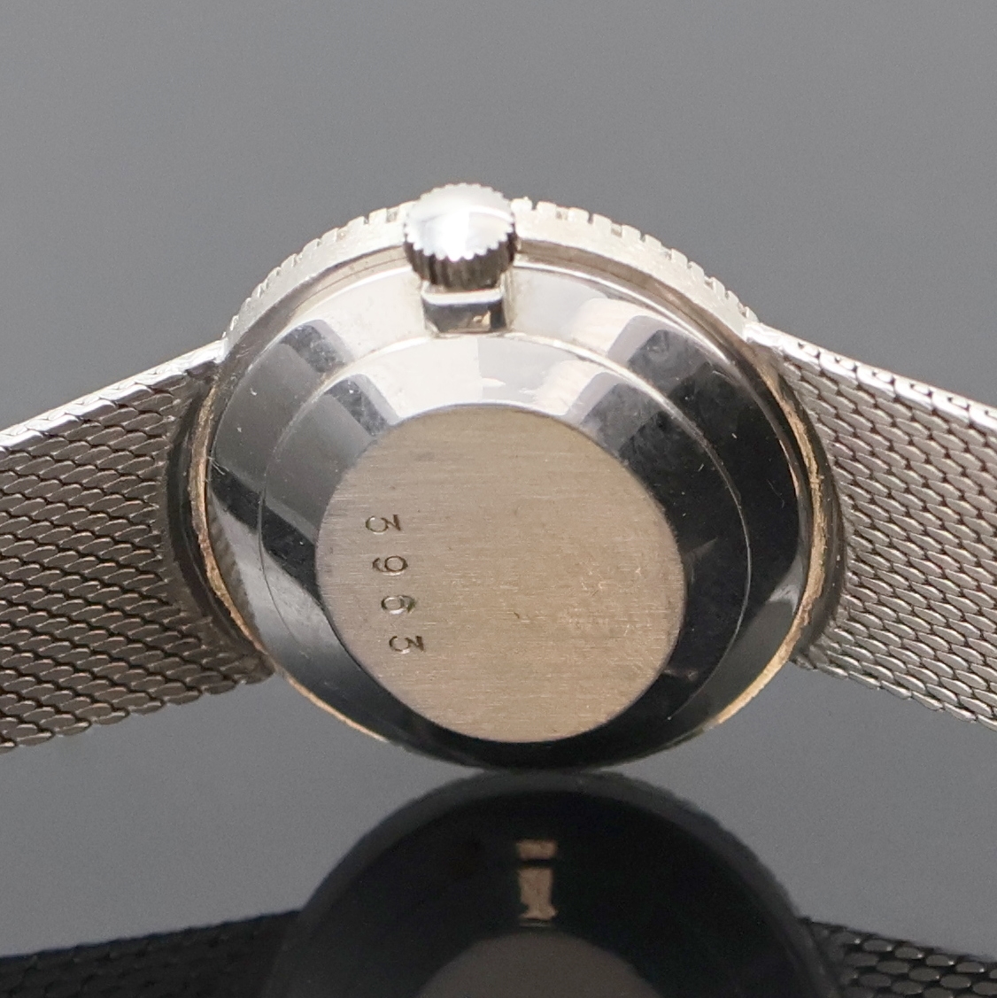 Detail e: SARCAR Damenarmbanduhr in WG 585/000, Schweiz um 1965, Handaufzug, ovales Geh. inkl. SEIKO Goldband m. Klappschl., Boden aufgedr., Lünette m. ...