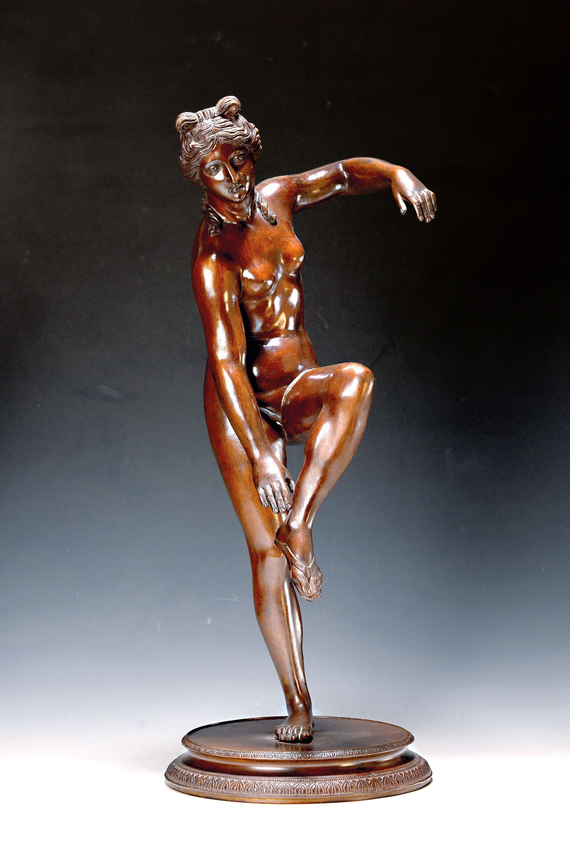 Image 27023393 - Bronzefigur, nach Ferdinando de Luca: Die badende Diana, um 1900, stehender Akt beim ...