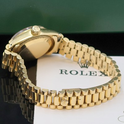 27023390b - ROLEX Oyster Perpetual Datejust Damenarmbanduhr in GG 750/000 Referenz 6517, Schweiz lt. ...